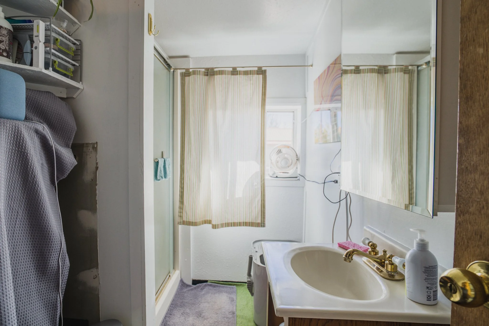 43 - Apt 3 Bathroom.jpg