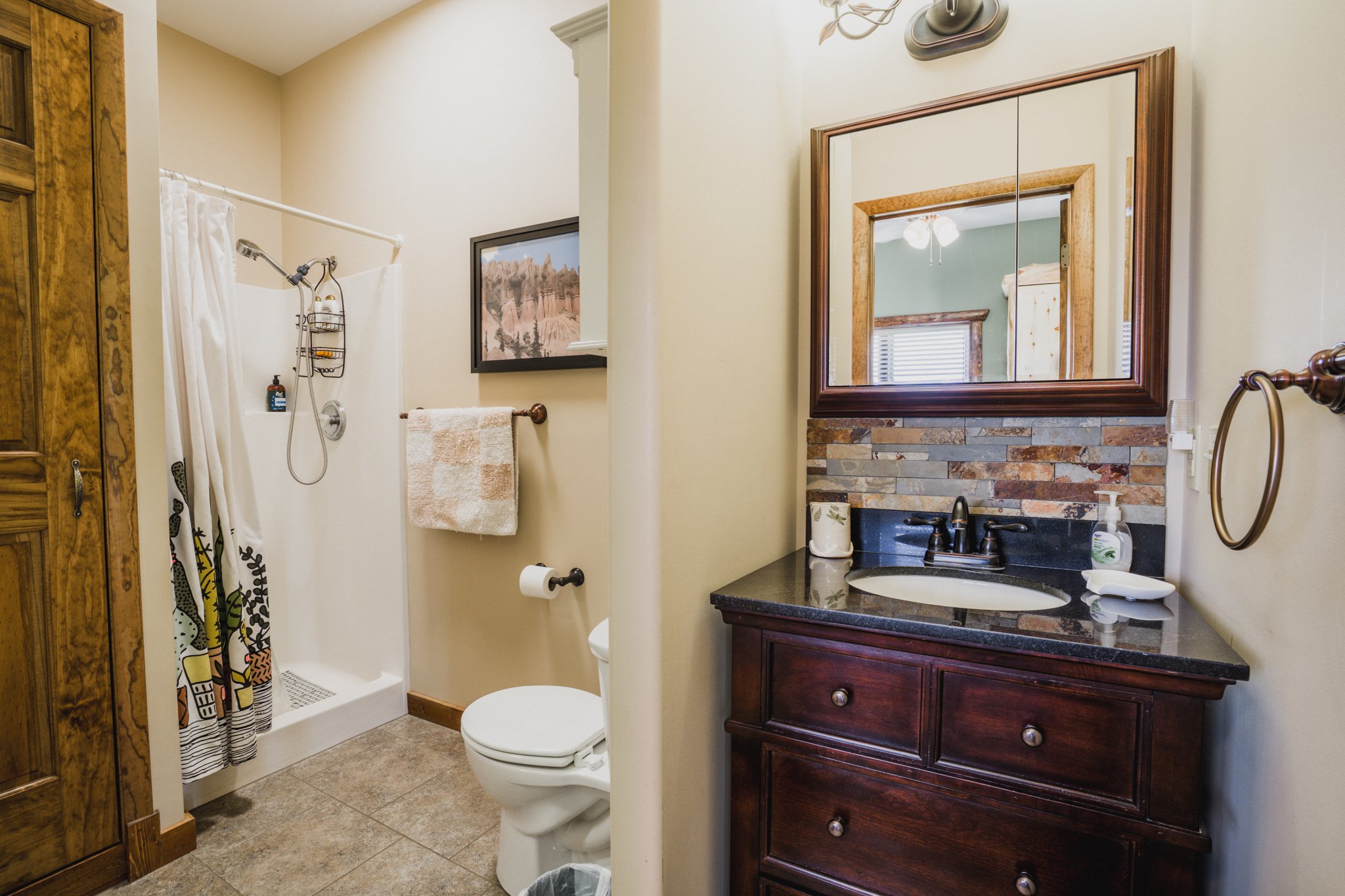 31 BR2 Bathroom (3-4).jpg
