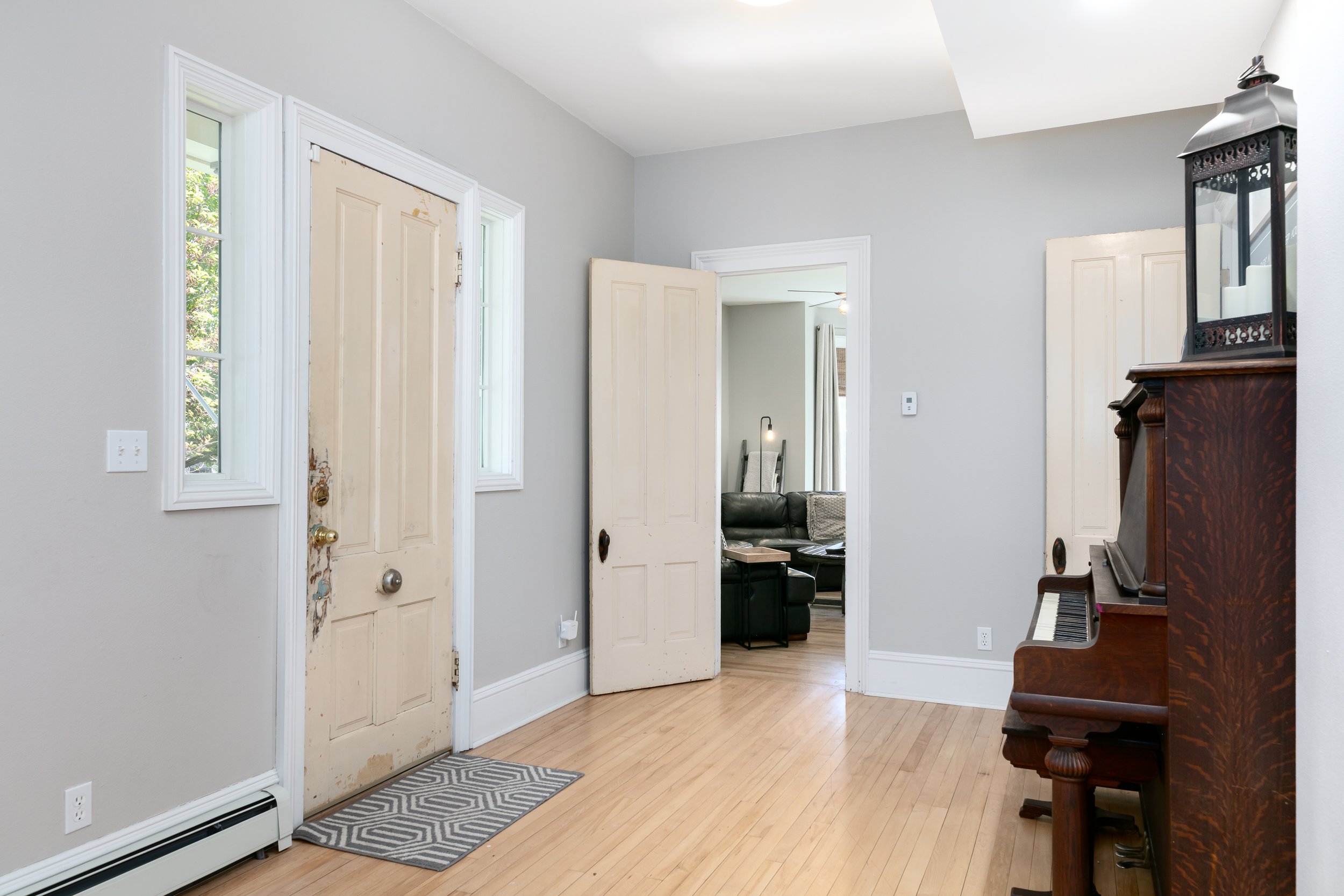 08-Entryway.jpg