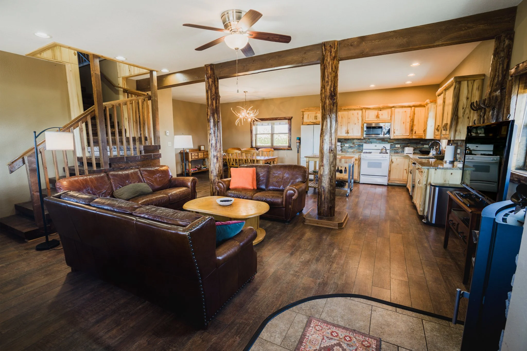 14 Living Room.jpg