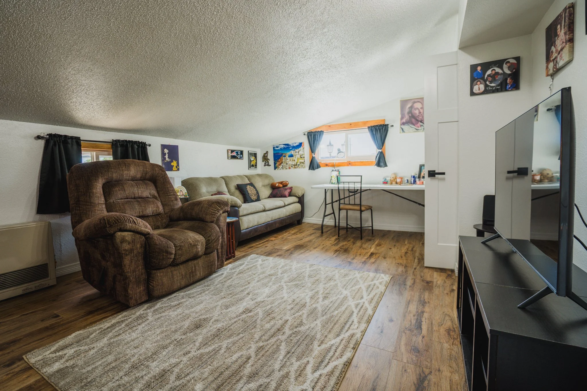 28 - Apt 1 Living Room.jpg