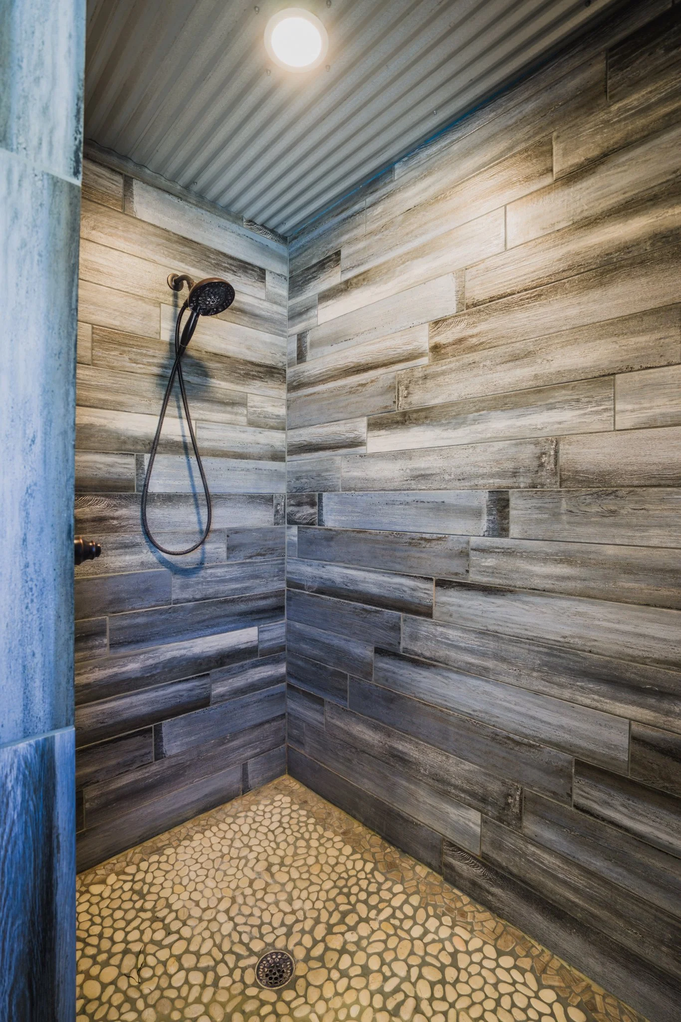 38 - Upstairs Bathroom - 2218 CR 43.jpg