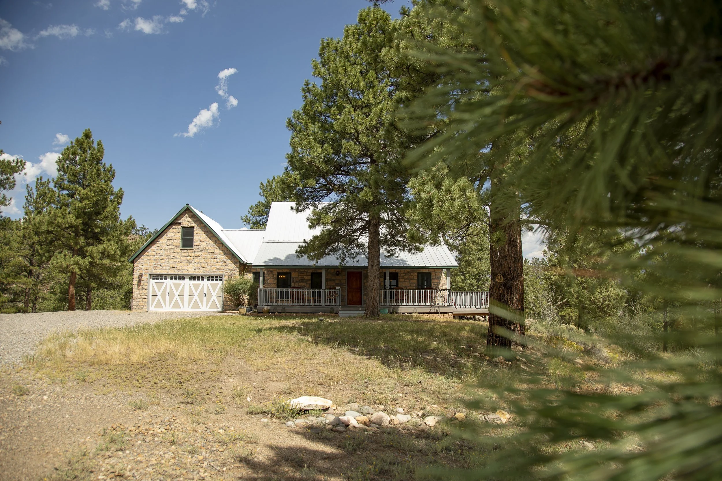 805 Lake Dr