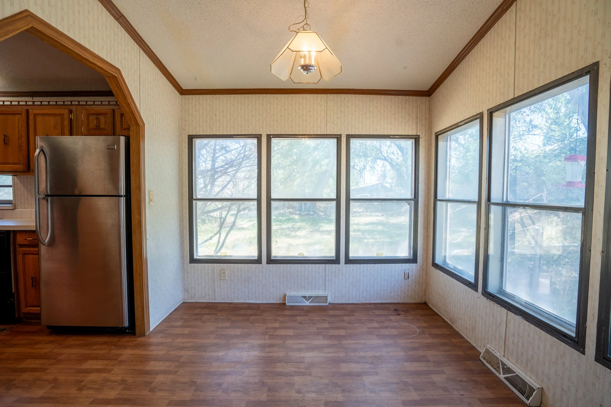 20 - 755 Cedar St - Sun Room.jpg