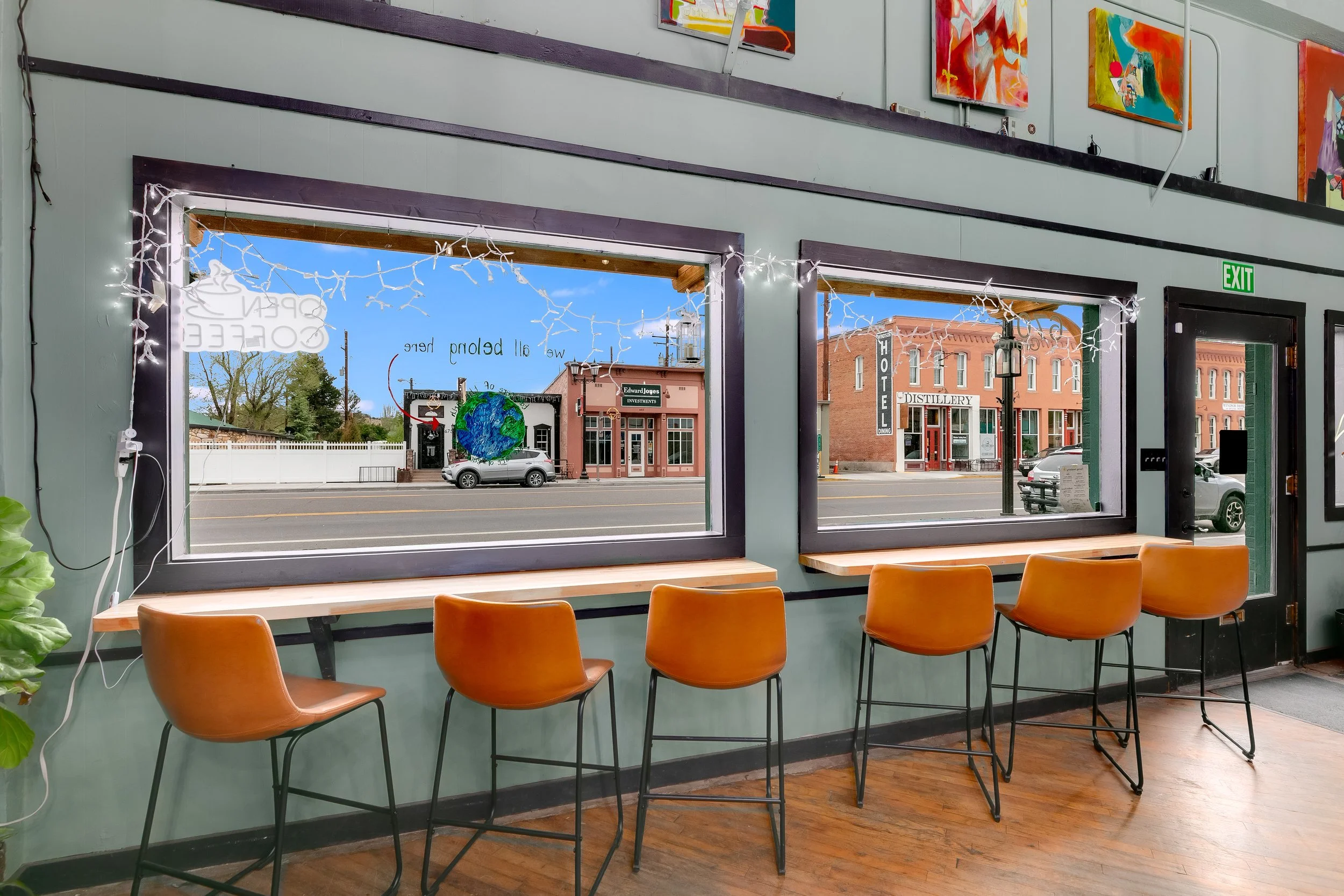 13-Window Seating Area.jpg