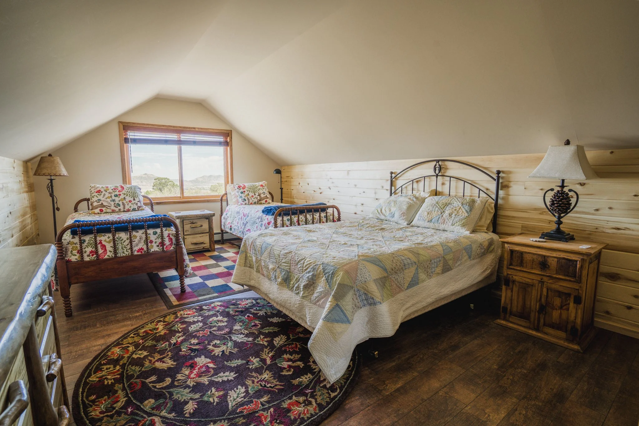 35 Upstairs BR4.jpg