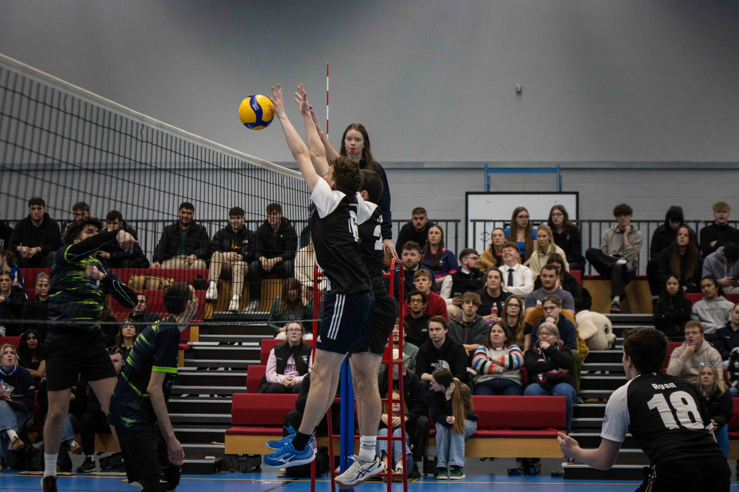 VarsityVolleyballM25--37.jpg