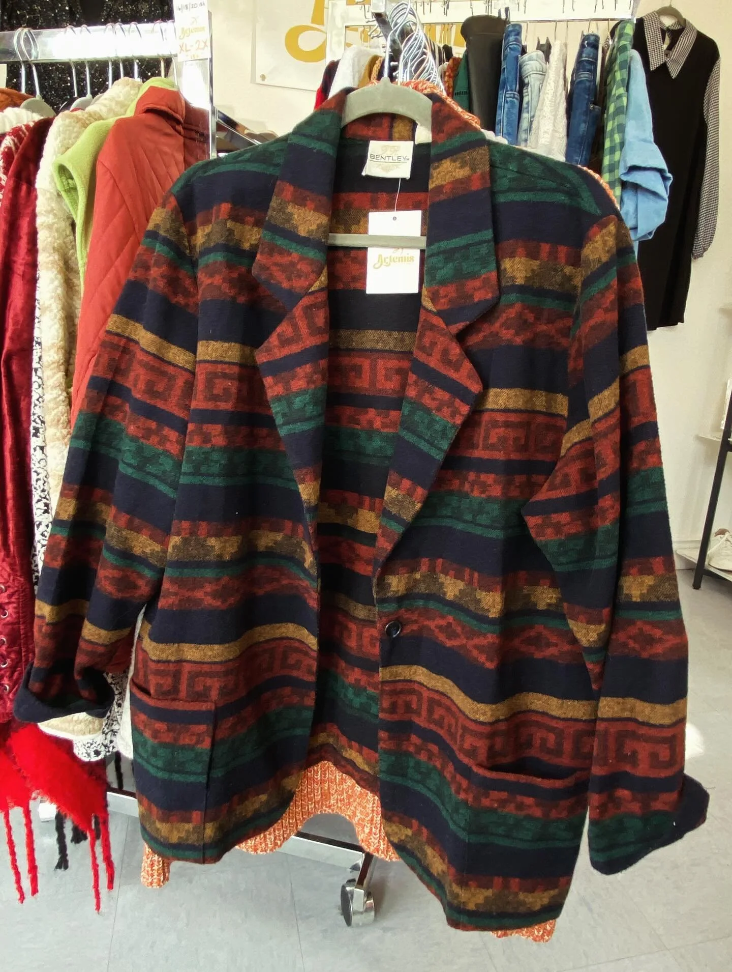 ✨Fall faves for this week.. so far!! Lots of great styles are here so come get these lil cuties before they are gone.✨DM fmi on anything you like!
.
.
.
#artemisplussize 
#plussize #plussizestyle #fallstyle #sizeinclusivefashion #resalefinds #secondh