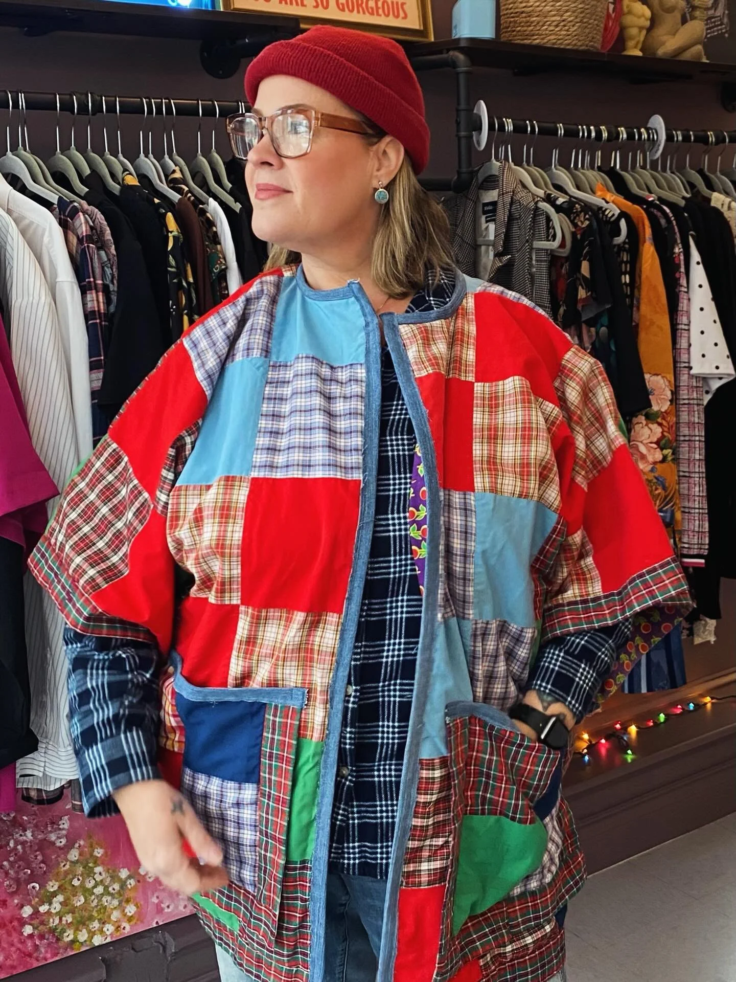 ✨NEW THIS WEEK we have a collection of locally made, upcycled quilted pieces from local fiber artist REB Cat @cre8tive_s0ul ❤️ This lightweight kimono style jacket is made from a recycled quilt and is so bright and cheerful- perfect for a cozy layer 