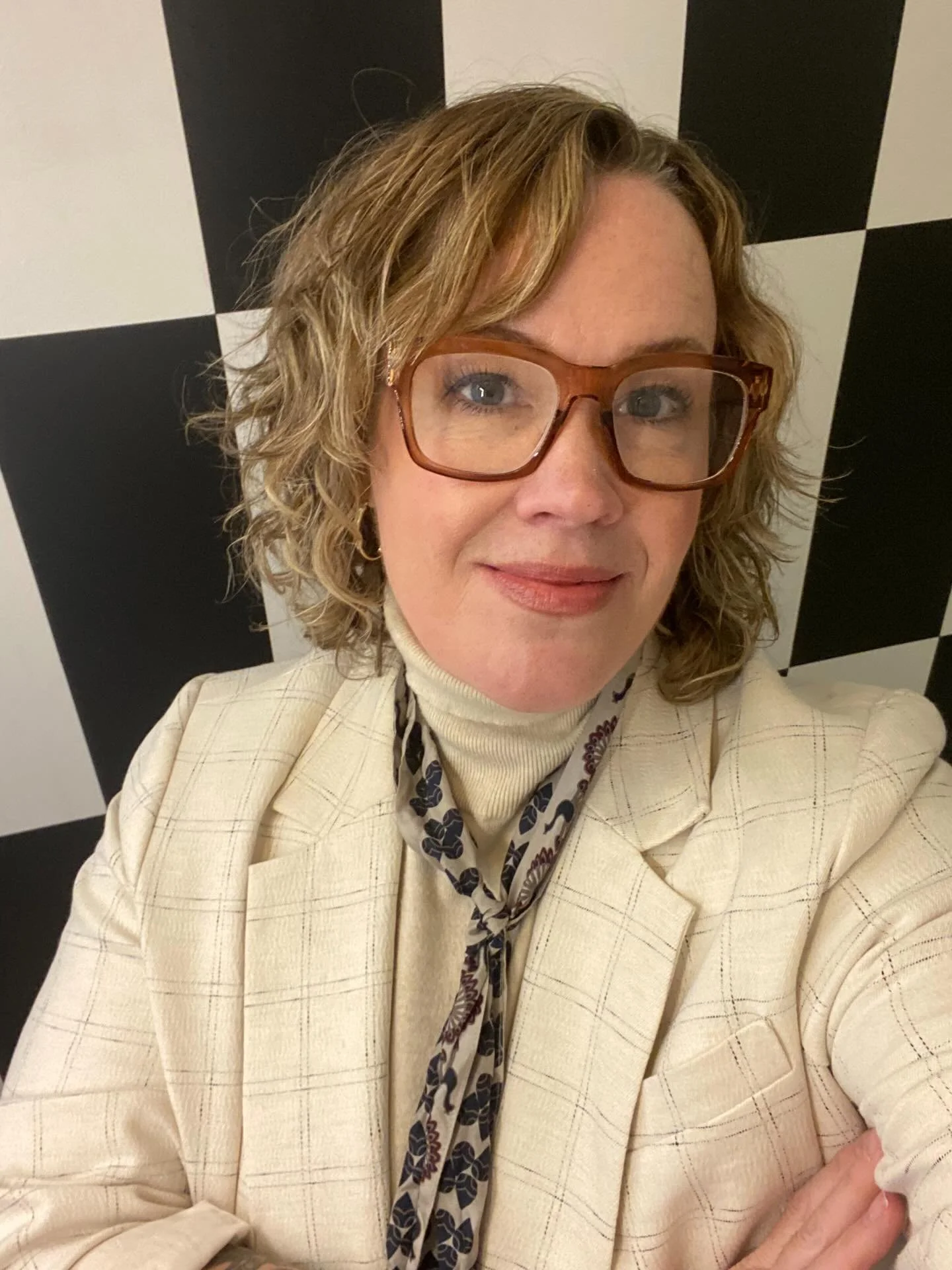 ✨Head to toe Artemis❤️ If you&rsquo;re ever scrolling and seeing outfits that inspire you, save them and let&rsquo;s try to build the look together! Buying great secondhand pieces like a good blazer can be a foundation for lots of new ways to style w