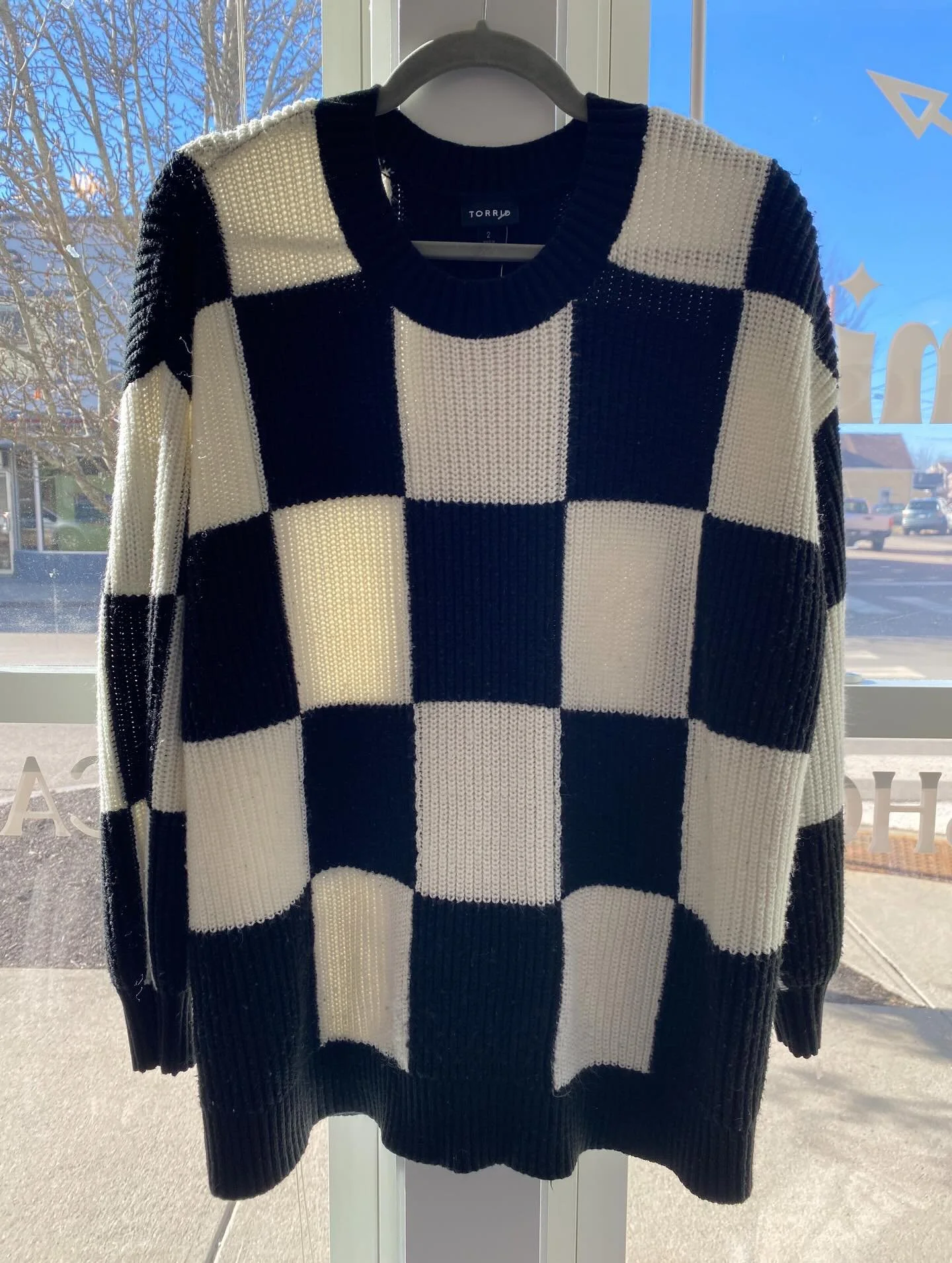 ✨I love adding new inventory to the racks and we are full of all the best plus size secondhand clothes you could ever want!! Come by and support our little size inclusive thrift haven🫶❤️ Open Sat &amp; Sun 11-3✨
.
.
.
#artemisplussize #plussizebouti