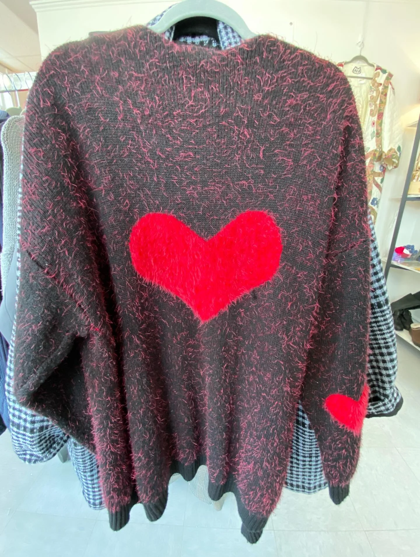 ❤️We&rsquo;re feeling the coming Valentine&rsquo;s/Galentine&rsquo;s Day vibes with so many pieces in the shop! Come by and find a new look&hellip; and always secondhand and CUTE! 
.
.
.
#artemisplussize #plussizeoutfit #plussizebrand #mainesmallbusi