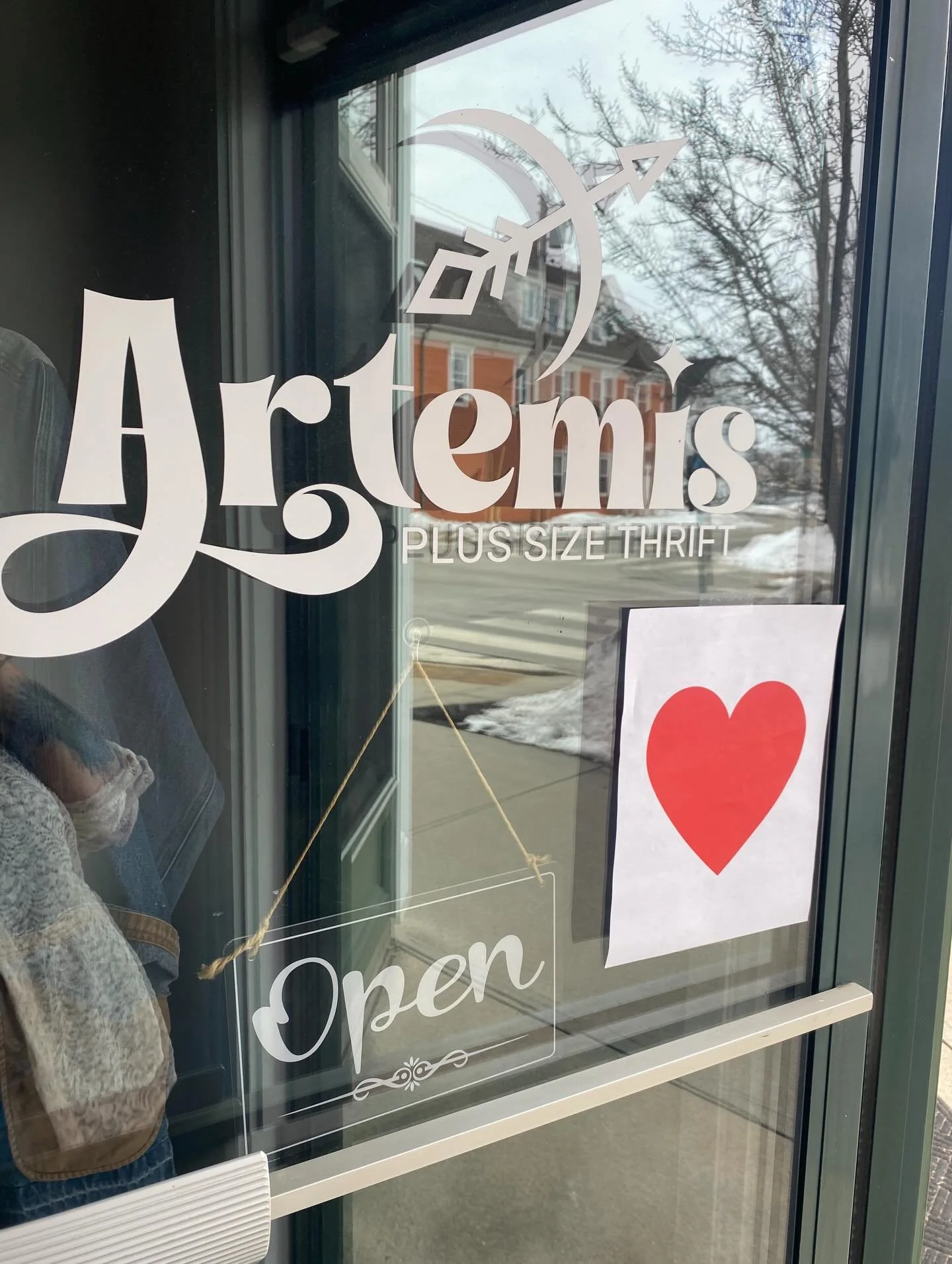 &hearts;️We love creating space for all people to shop for great clothes and have fun✨
.
.
#artemisplussize #plussizeboutique #sizeinclusive #allbodiesaregoodbodies