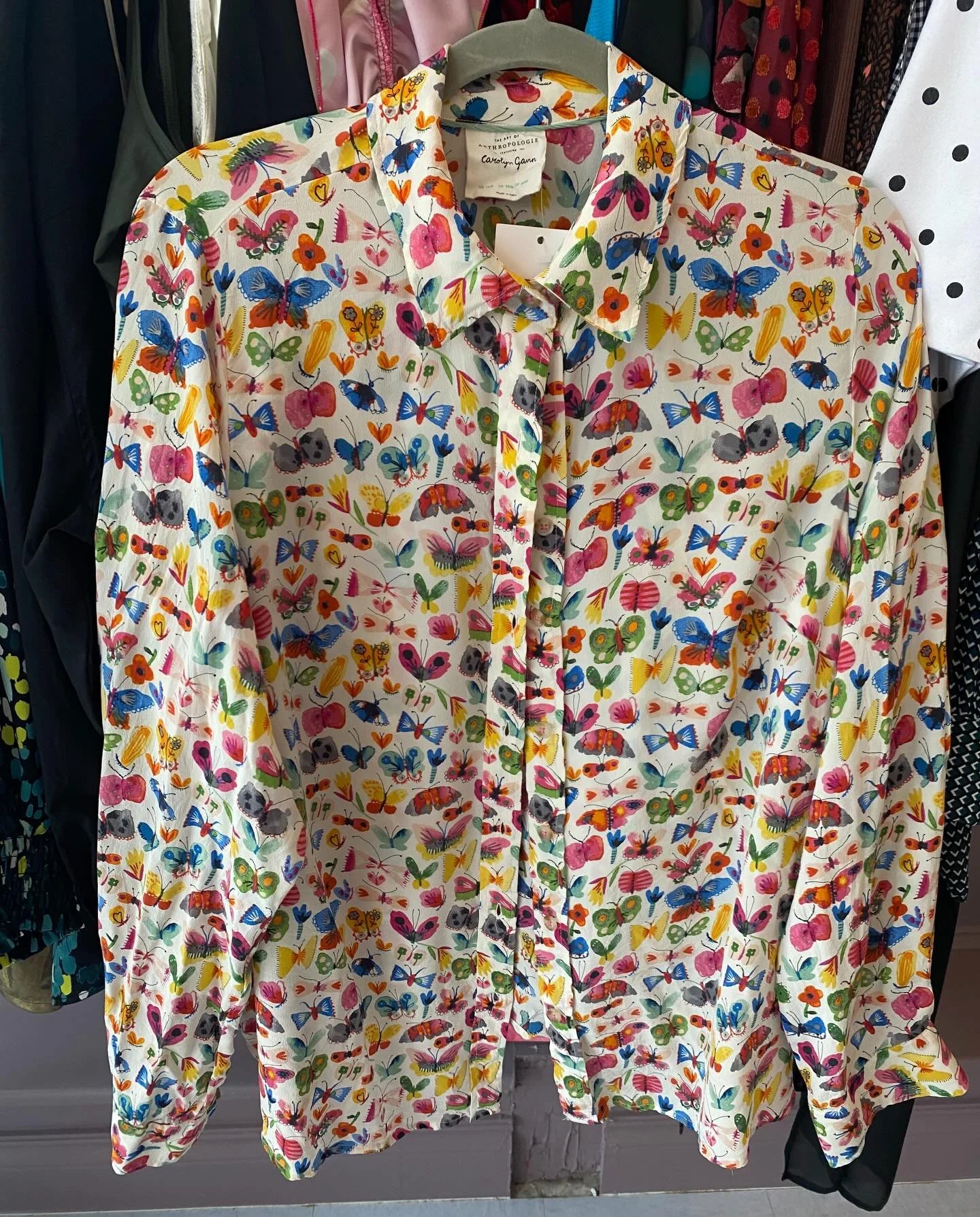 ✨I don&rsquo;t care if it&rsquo;s &ldquo;false&rdquo; spring, the shop is all about the spring vibes right NOW! Colors, textures and prints are in the house..we welcome you in to find something you&rsquo;ll love and the best plus size thrifting exper