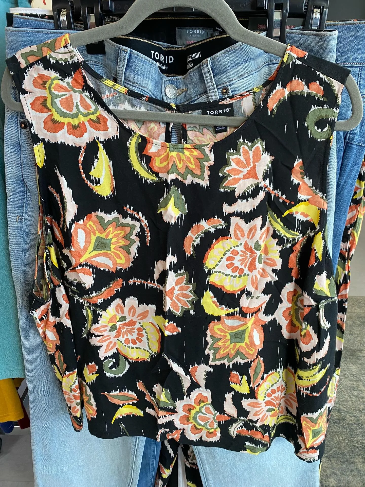 ✨We&rsquo;re putting cute new stuff out daily so stop by!! DM for more info on anything you like!
#artemisplussize #plussizeclothes #plussizeinspo #mainesmallbusiness