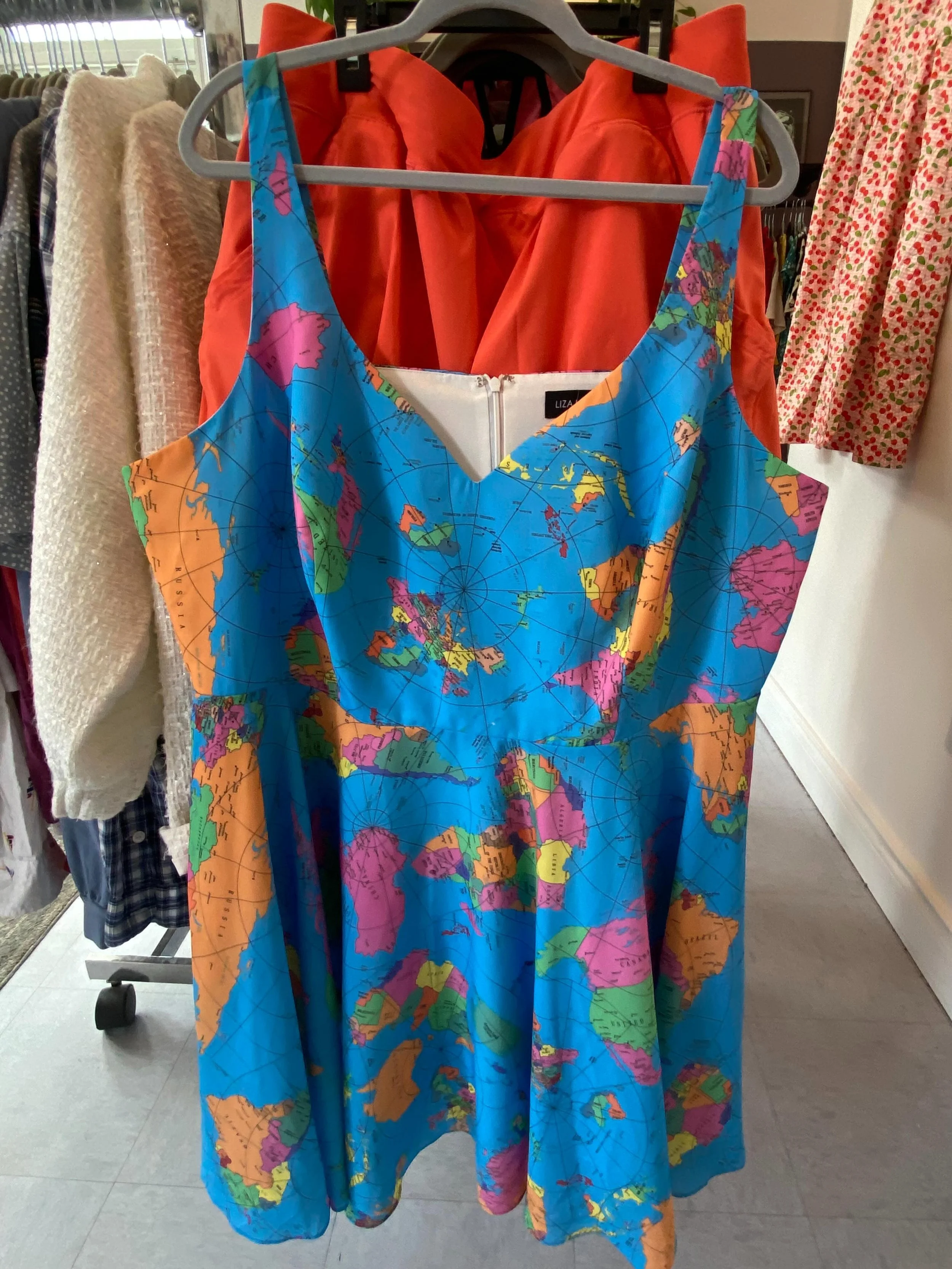 We&rsquo;re adding so many new pieces to the racks- you gotta come see them all! Open Saturday and Sunday 11-3✨✨
.
.
#artemisplussize #plussizedress #plusthrift #mainesmallbusiness #southportlandmaine