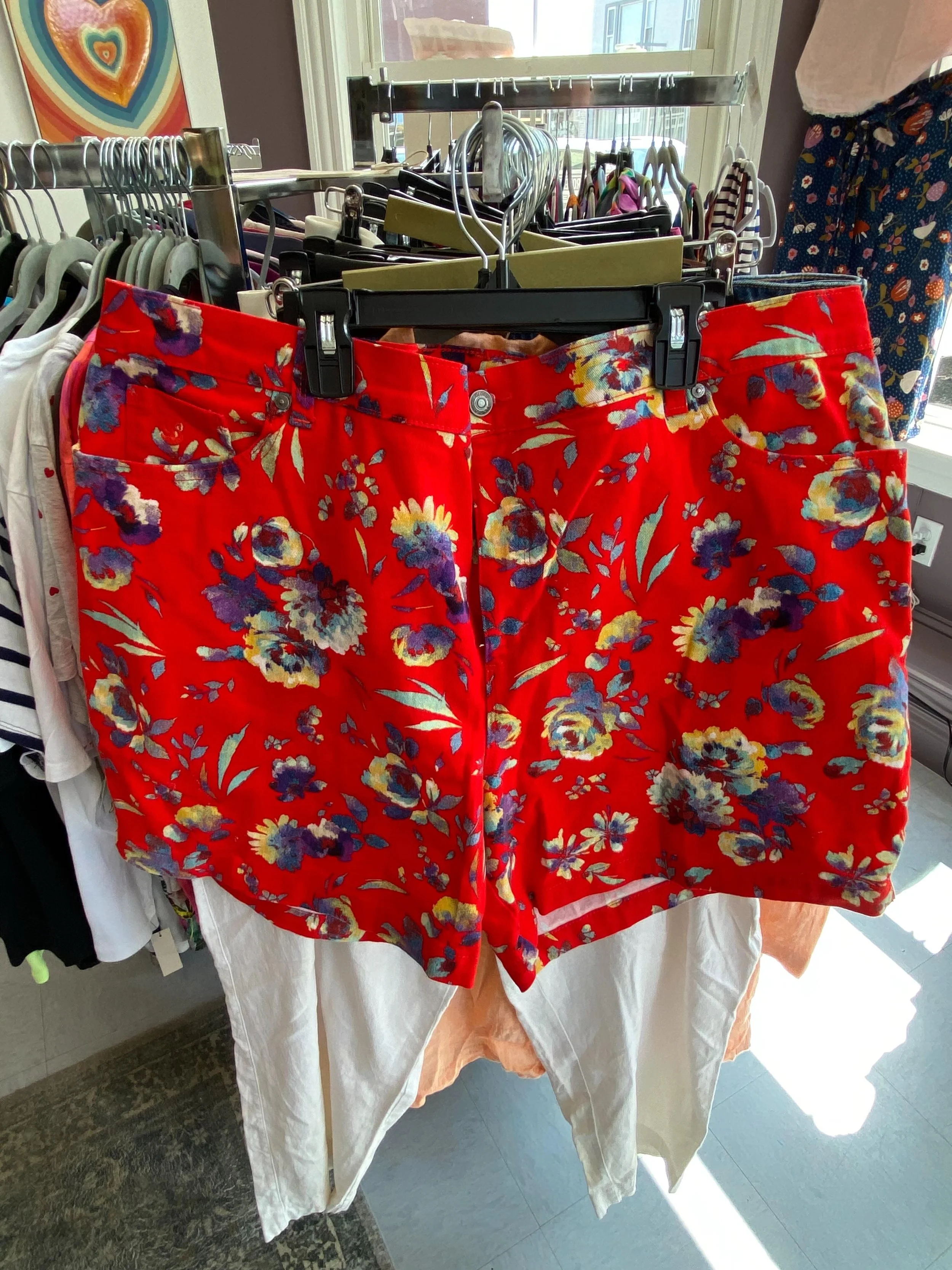 ☀️✨Great collection of 3X shorts coming out today! Stop by and take a look- lots of new pieces are ready! 😍
.
.
#artemisplussize #plussizeshorts #plussizeboutique #mainesmallbusiness