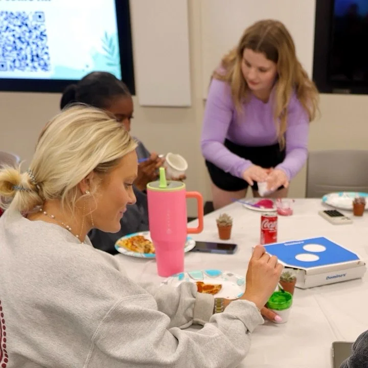 Such a fabulous time with @uakellylead! 🤗✨ They had such fun vibes, Domino&rsquo;s pizza, and plenty of cookies while these leaders showed off their creative side. We were obsessed with the variety of designs, from stripes and sunsets to hearts and 