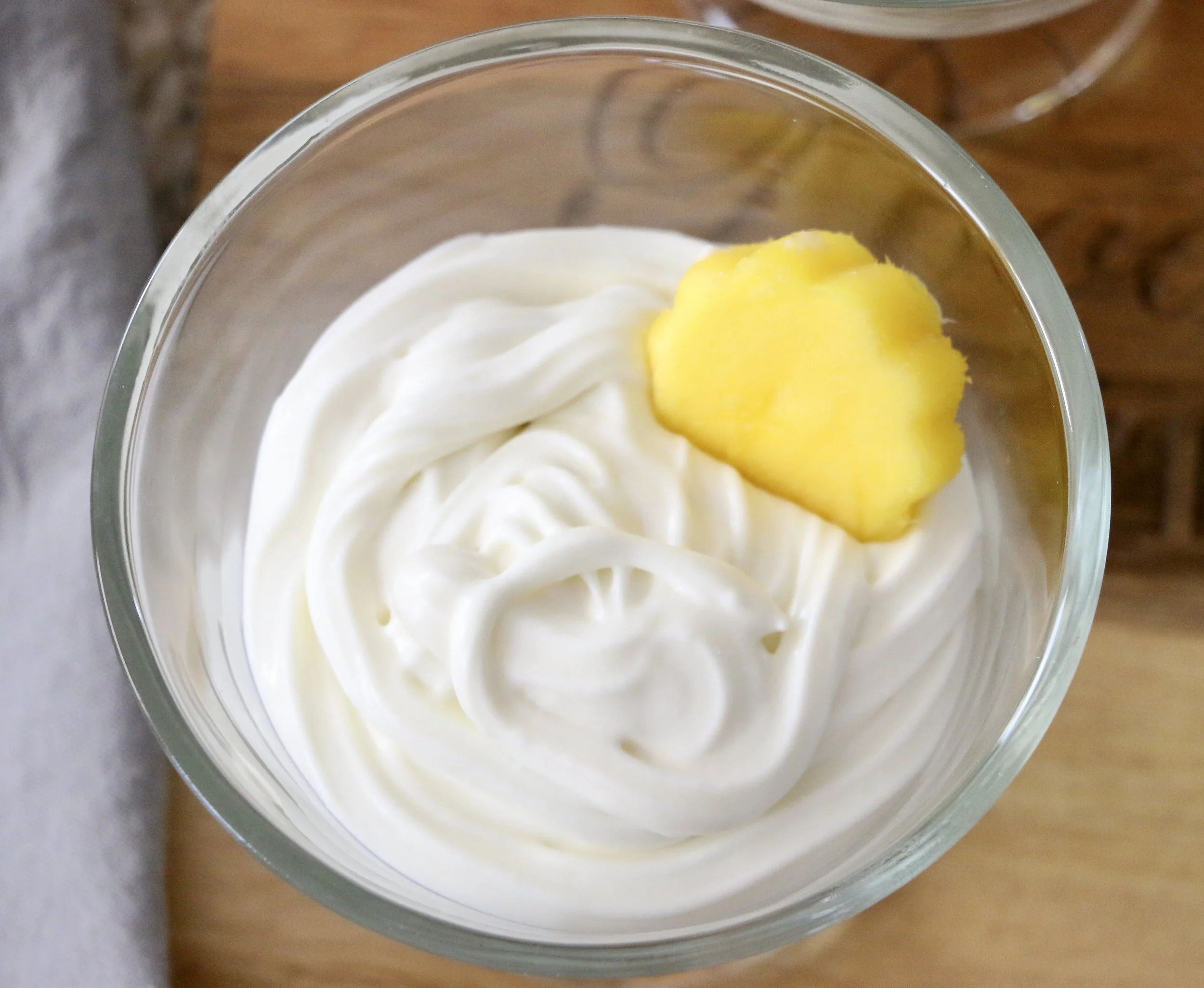 4 Ingredients Lemon Cheesecake Fluff