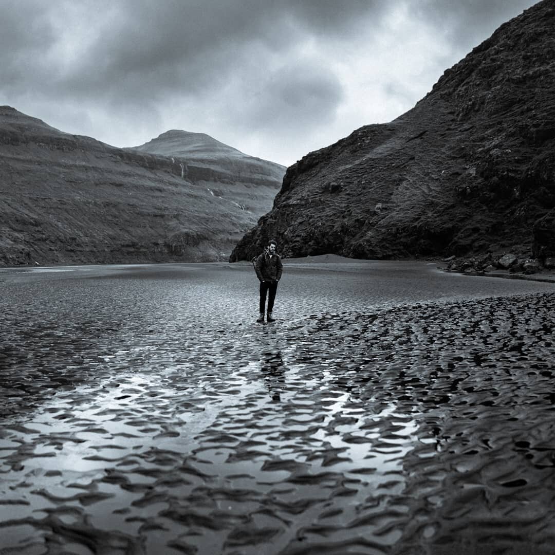 Selenium sunsets in the Faroe Islands
.
.
.
.
.
.
.
.
#faroeislands #selenium #blackandwhite #taylorstitch #adventure #valley #travel #travelphotography #northsea #saksun #getoutstayout #adventuregear #canonphotography  #blackandwhitephotography