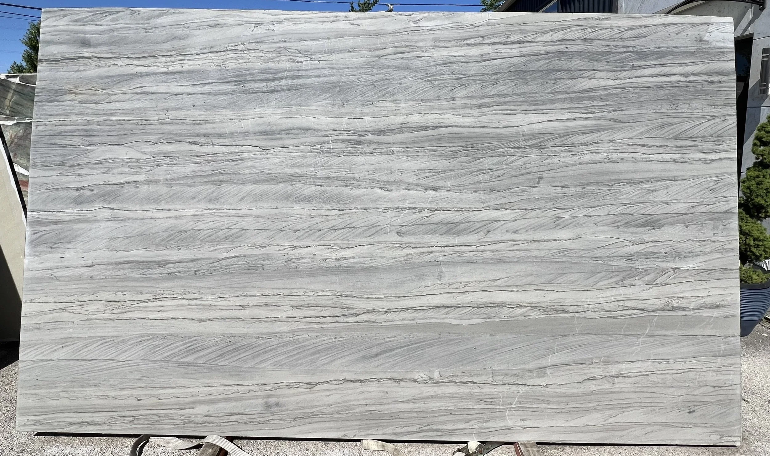 Lucca Quartzite 2cm Honed (Platinus)