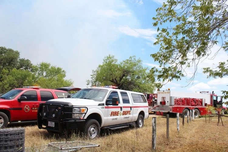 Tender 5731 and crew performing water shuttle duties while on the scene of a large Structure/Brush fire in Kingsbury.