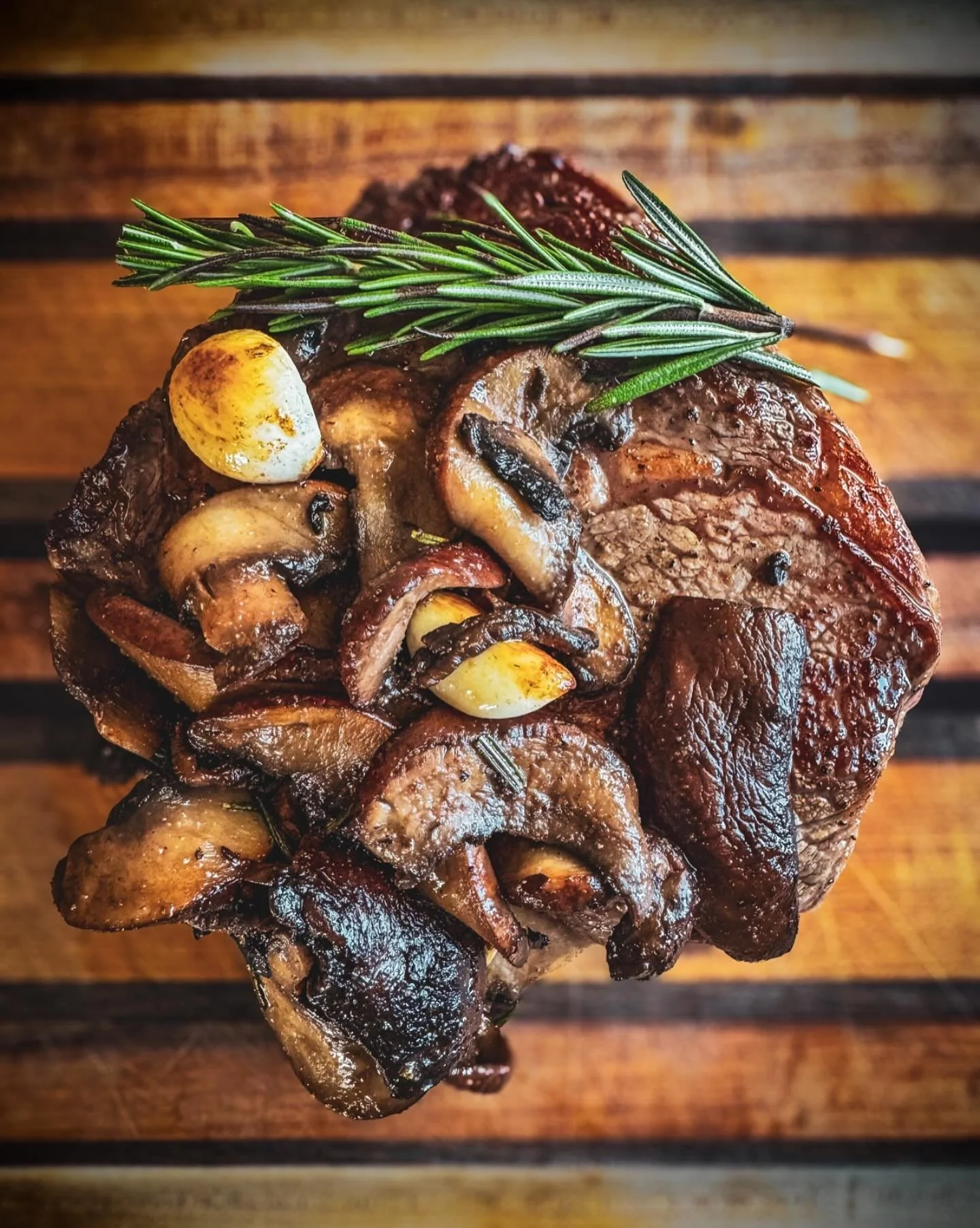 I&rsquo;ve got something to say about local beef for a minute. If you think buying local is just about taste or price, you&rsquo;re missing half the story&hellip;

*recipe for this &lsquo;Ribeye Steak with Garlic &amp; Portobello Mushrooms&rsquo; is 