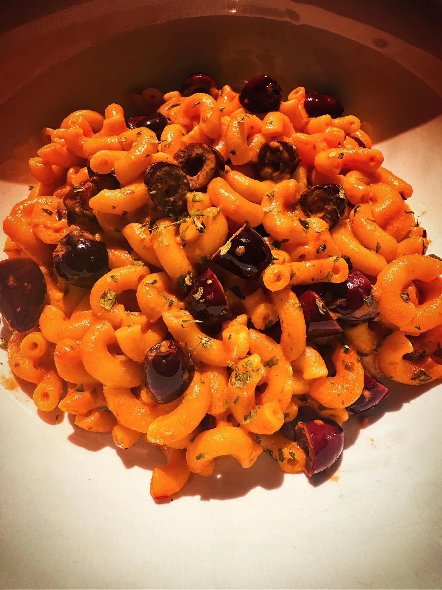 Creamy Tomato &amp; Kalamata Pasta

Think of this as Mediterranean mac and cheese meets alla vodka. Creamy, cheesy, and a little briny from the olives. I really love this. I hope you do too. 

Prep time: 10 minutes Cook time: 15 minutes Servings: 3&n