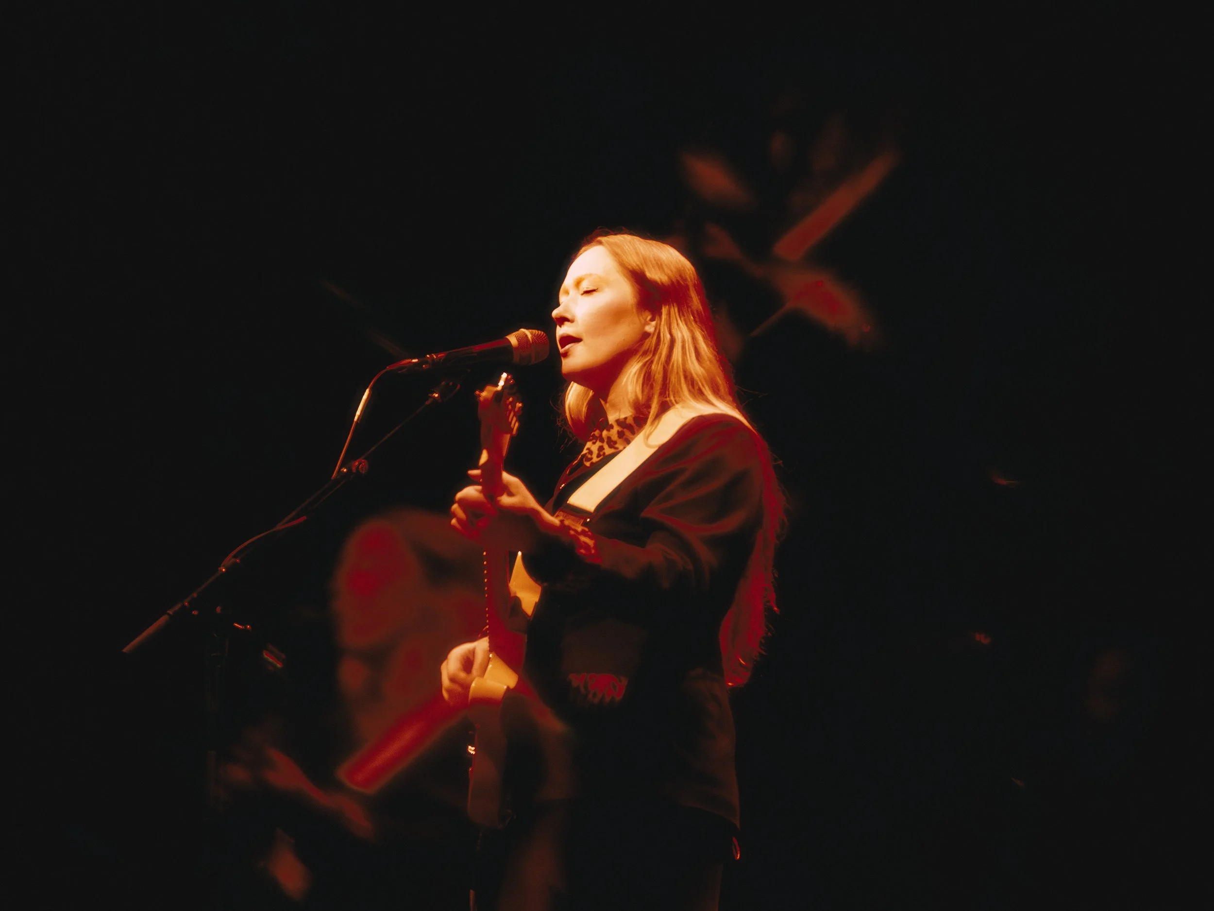 240916_Julia Jacklin_CindelOh_04.jpg
