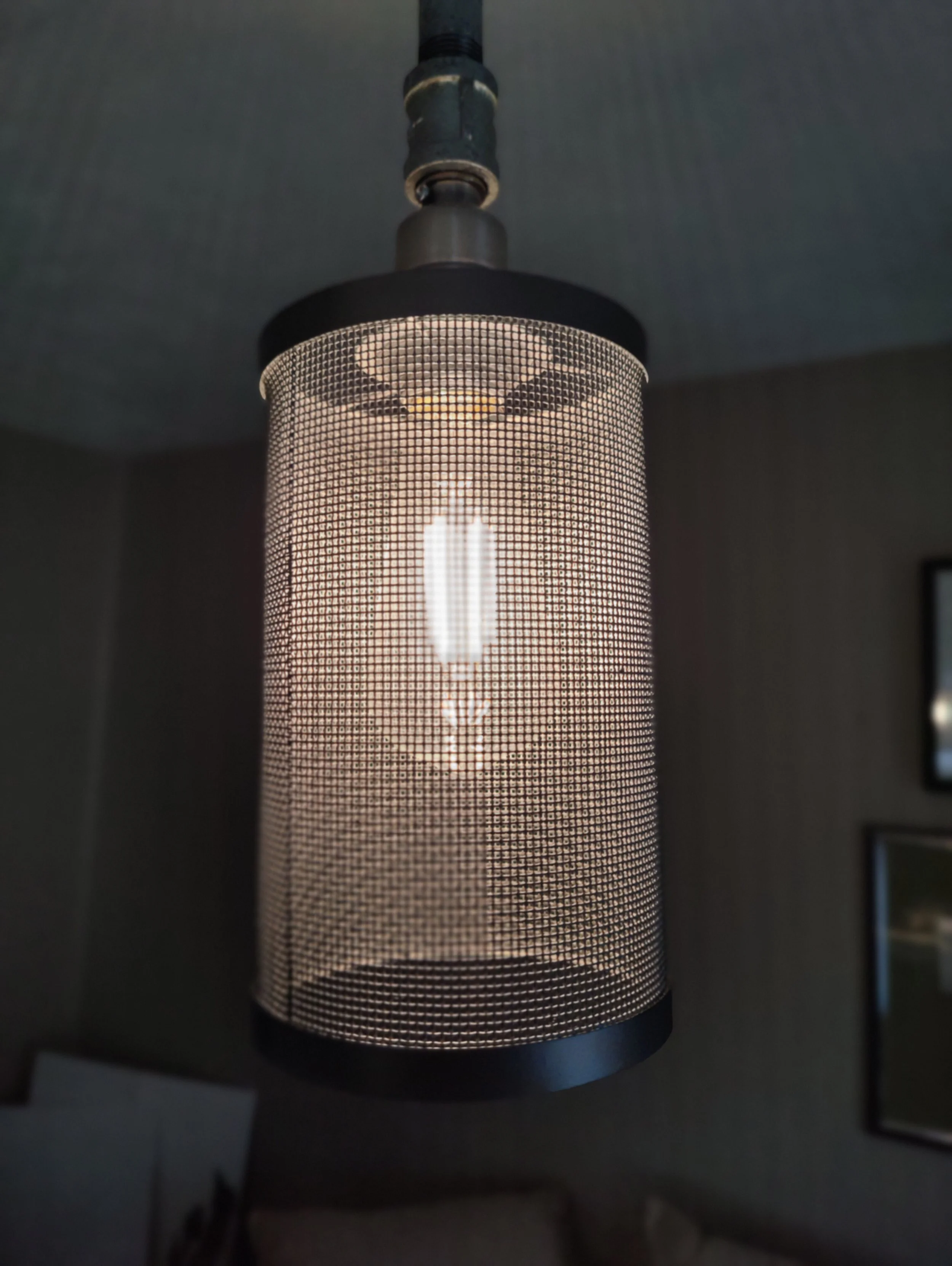 Screened Cylinder Pendant