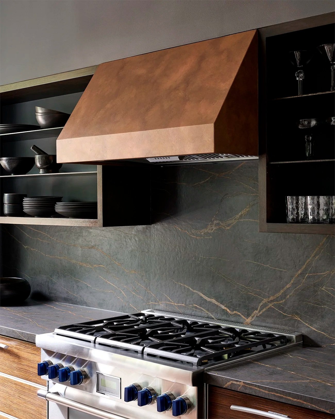 catherine2_lores_kitchen_02.jpg