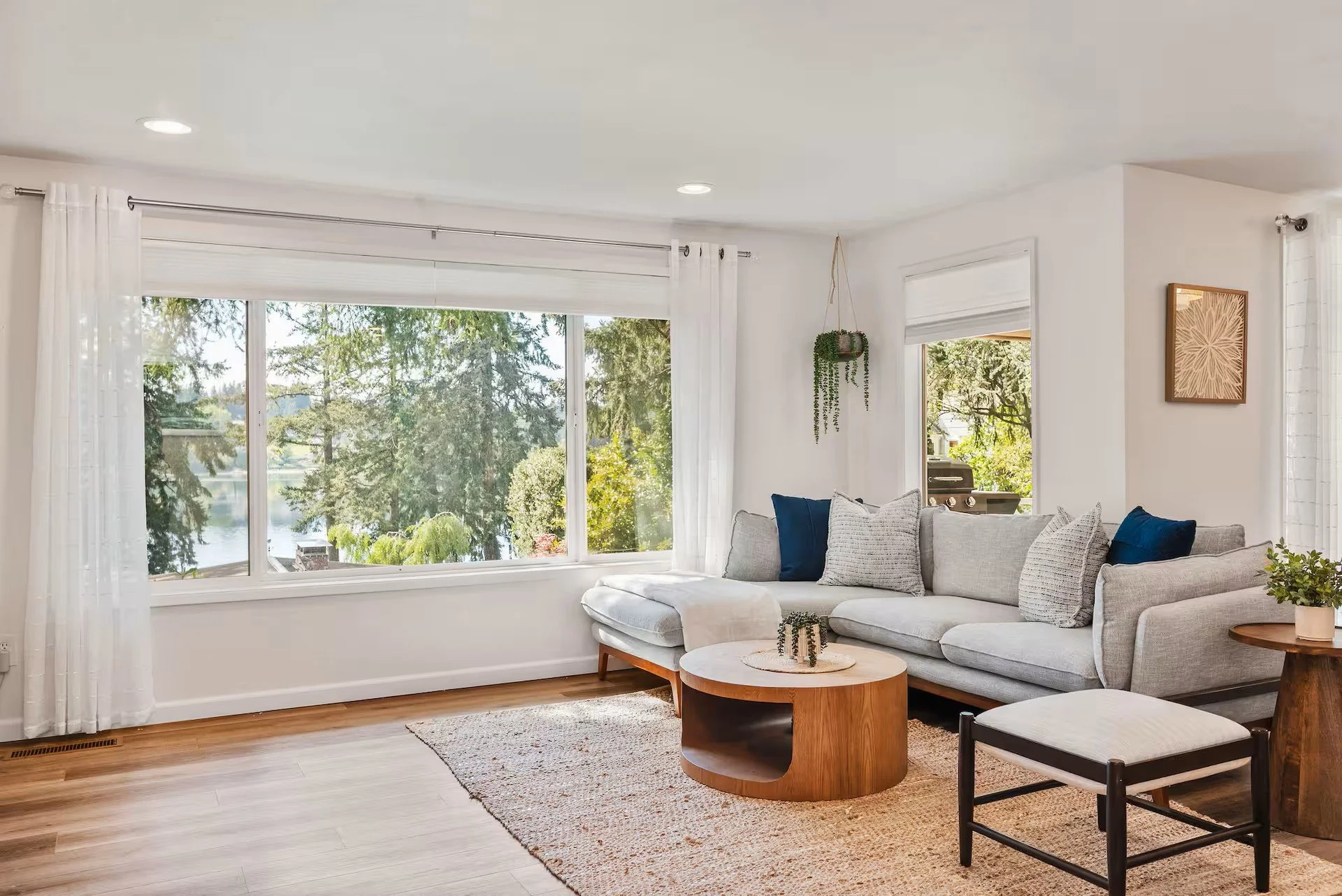 Living Room Cottage.jpg