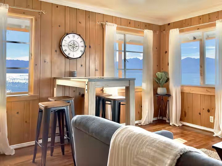 Boathouse Dining.jpg