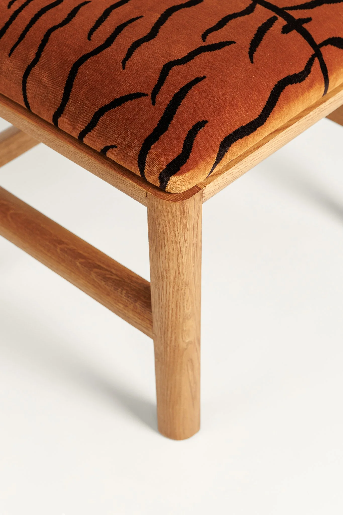 IDC-CH-01 IAMDC Chair (7).jpg