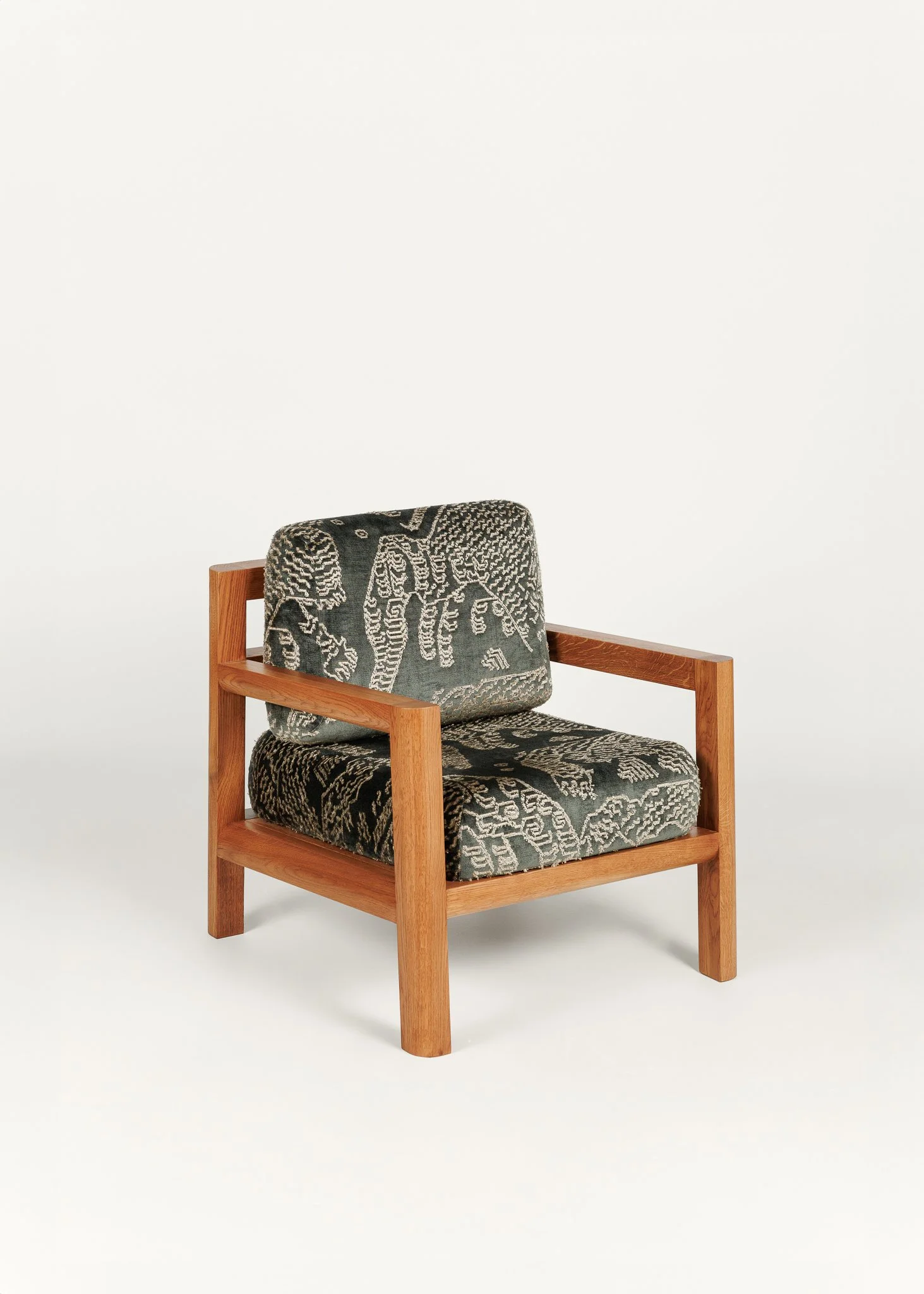 IDC-LC-01 IAMDC Lounge Chair (4).jpg