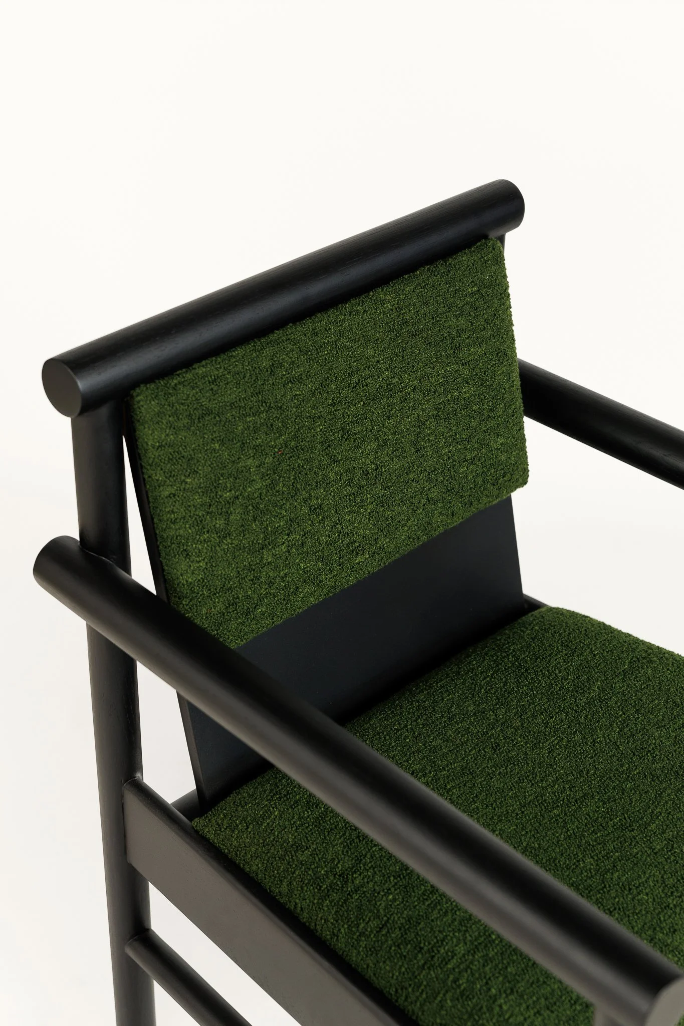 STE-CH-01 Steekla Chair (16).jpg