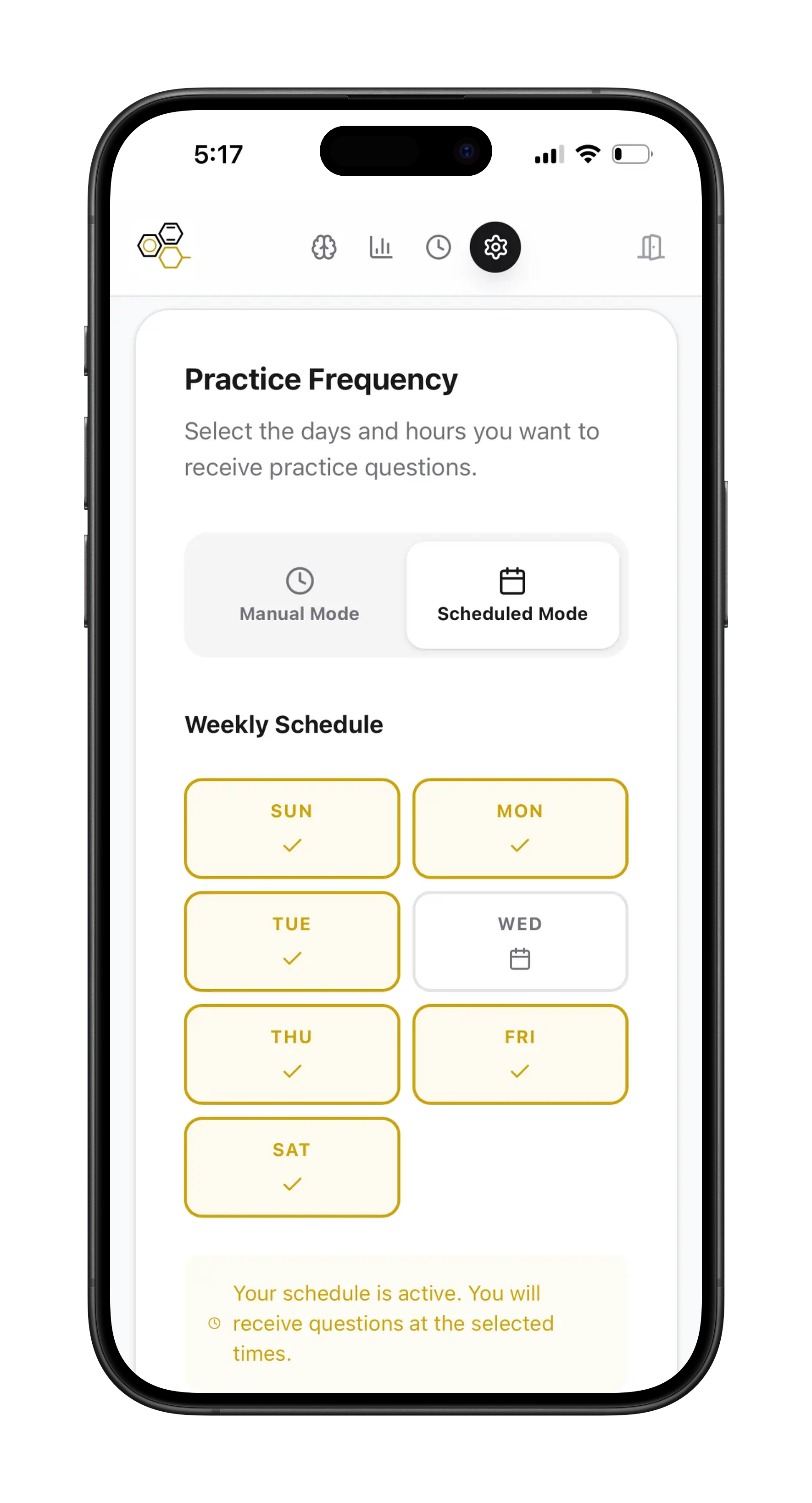 Smartphone screen displaying an app with a schedule selection interface, showing days of the week with checkmarks, titled 'Practice Frequency', and options for manual or scheduled modes.