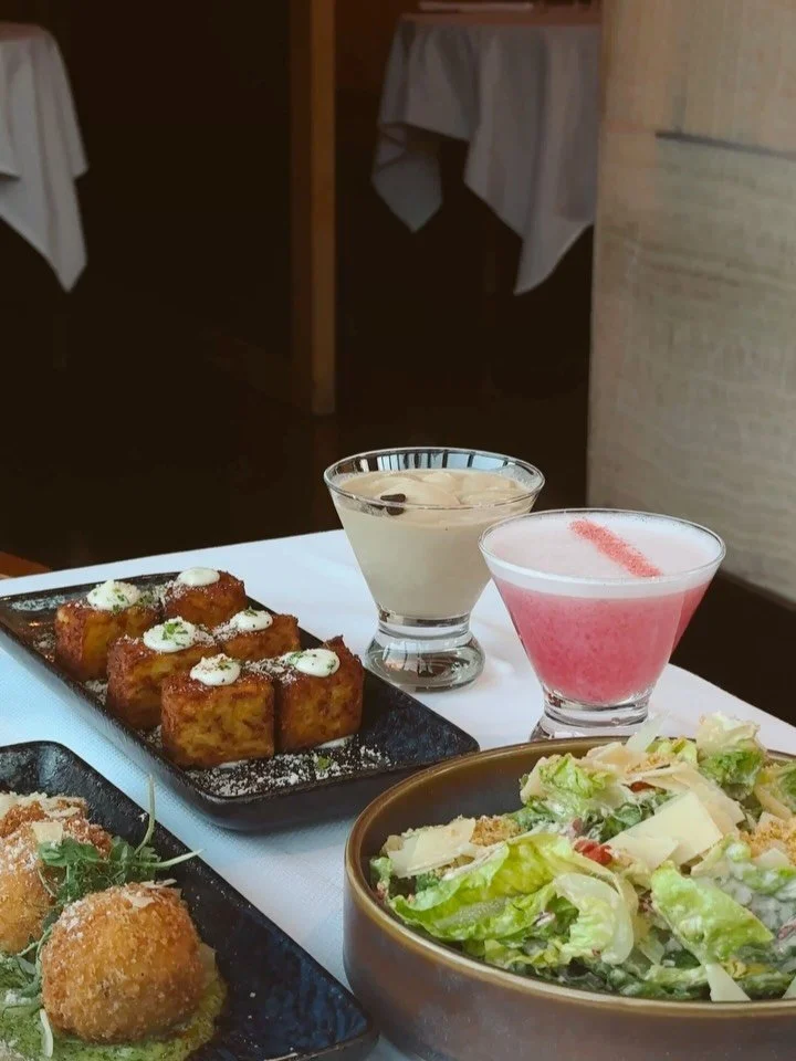 Your weekend dinner inspo @jillsboulder 

Next time you&rsquo;re in Boulder, be sure to check out this upscale American restaurant that lives inside the stunning @stjulienhotel 

Make sure to order one of their cocktails (we loved the frozen espresso