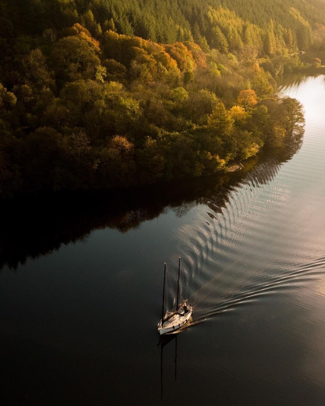 Scottish Autumn 🍂 | by @karl_shakur⁠
&ndash; #staffpick #droneheroes