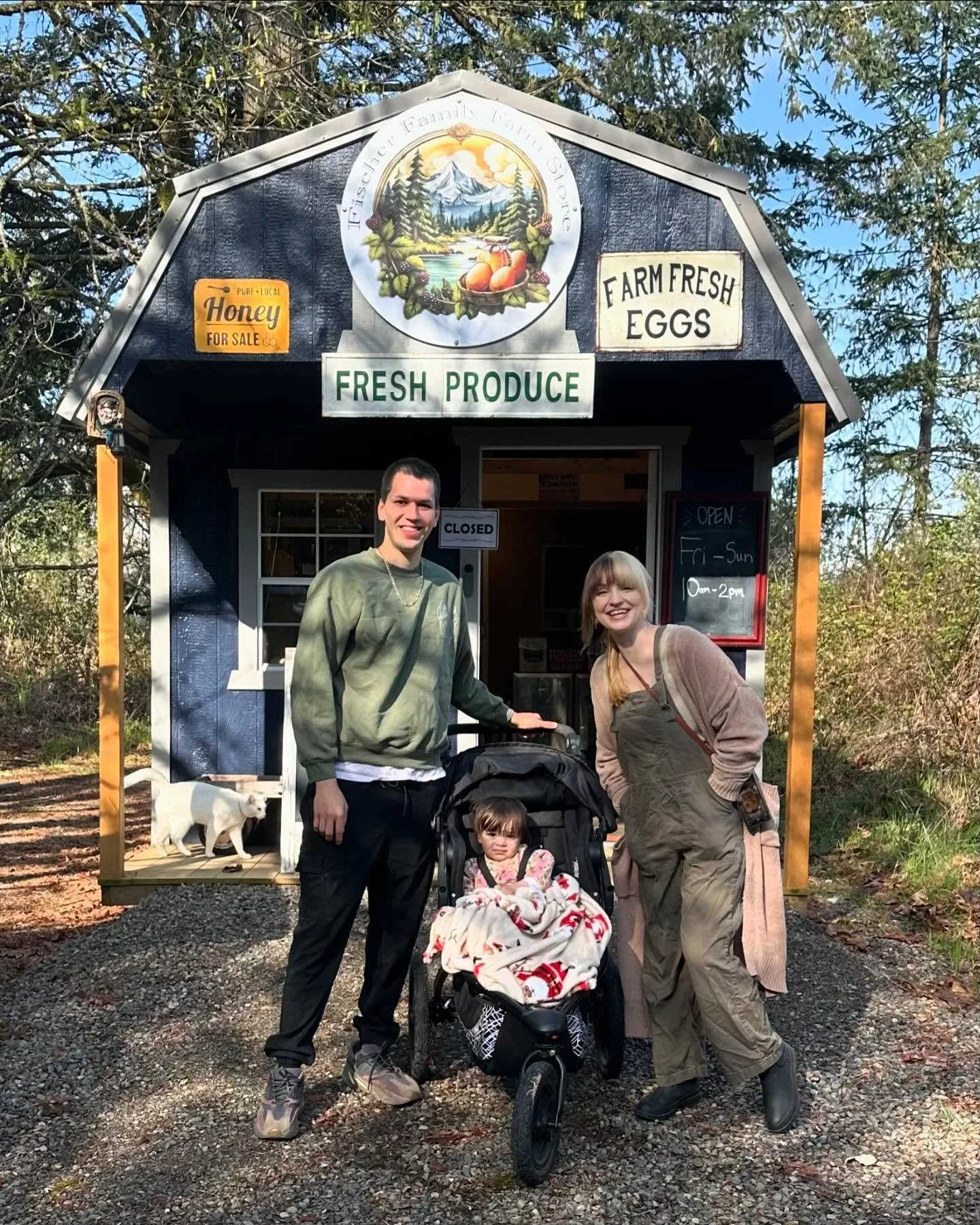 Thank you to the community for an amazing day back! We will be open every weekend Friday-Sunday 10am to 2pm. We are so excited for this coming season! ❤️ 
.
.
.
.
.
#farmstand #farmstore #homestead #farm #herbalism #herbalist #pnw #portlandoregon #sa