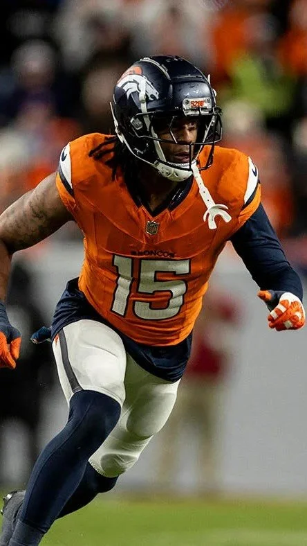 Broncos extend pass rusher Nik Bonitto💰💰💰
#nfl #nflnews #nflupdates #denverbroncos #broncoscountry #fyp