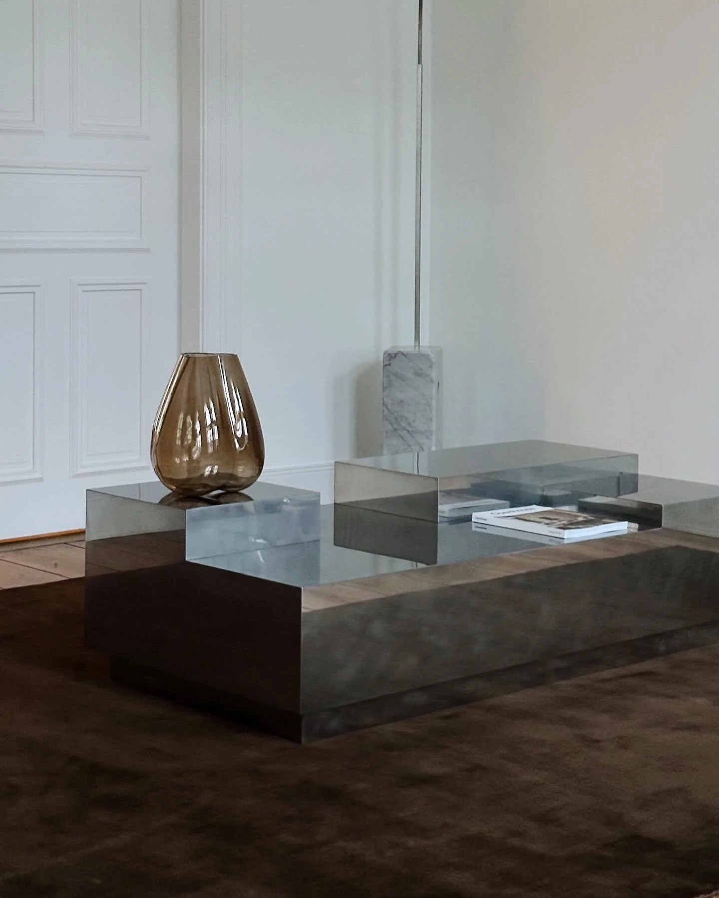 COUCHTISCH LIVELLI by Studio Piergianni 

&bdquo;Wir haben lange nach einem zeitlosen Couchtisch f&uuml;r Projekte gesucht und nicht wirklich etwas gefunden. Dann haben wir einfach selber angefangen Couchtische zu designen. Jetzt haben wir eine eigen