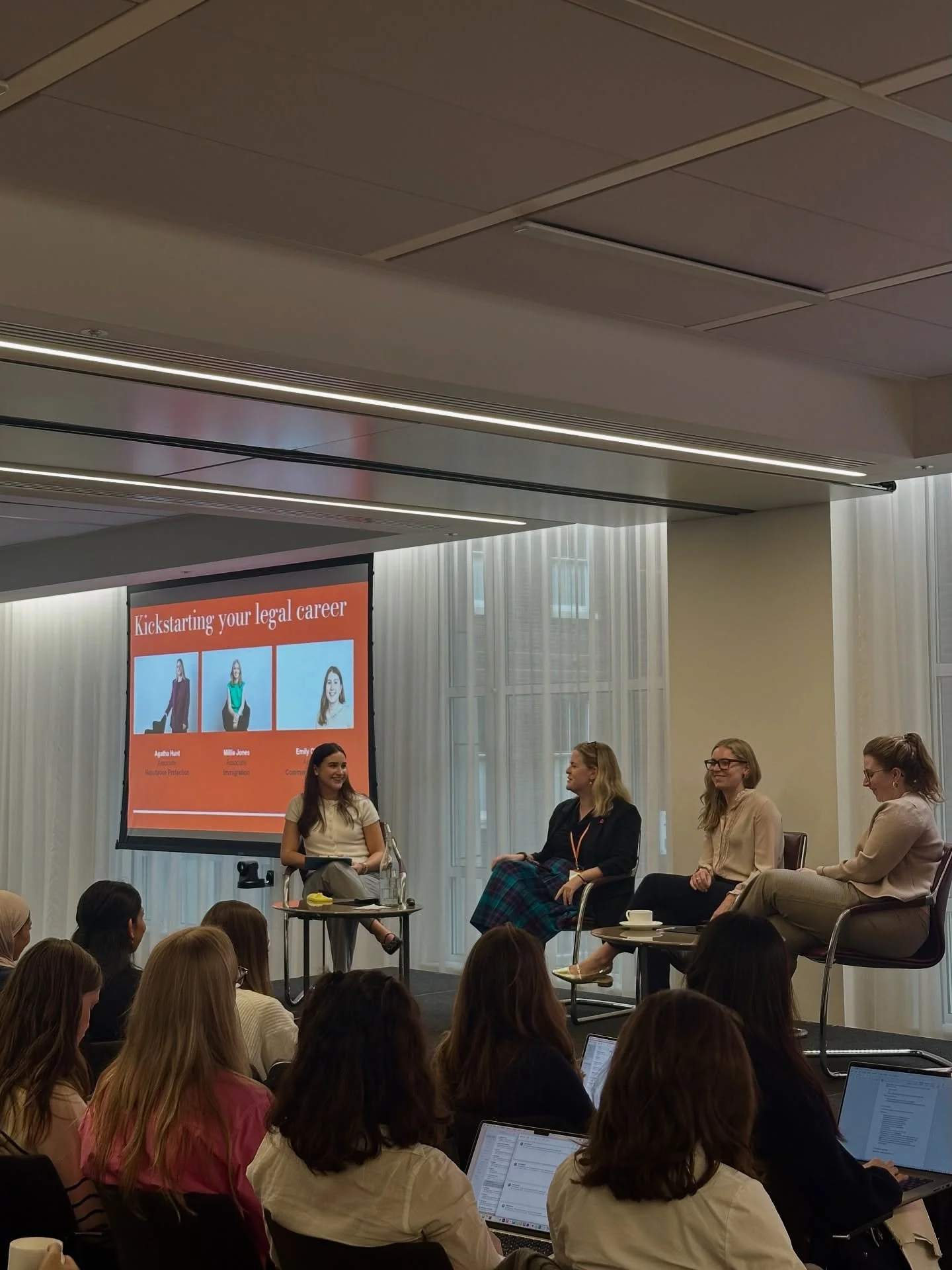 On Monday, the GROW community took over Mishcon de Reya&rsquo;s London office for our exclusive Insight Day!&nbsp;🚀

Students delved into life at @mishcon_de_reya, taking part in sessions on industry insights, commercial awareness and applications a