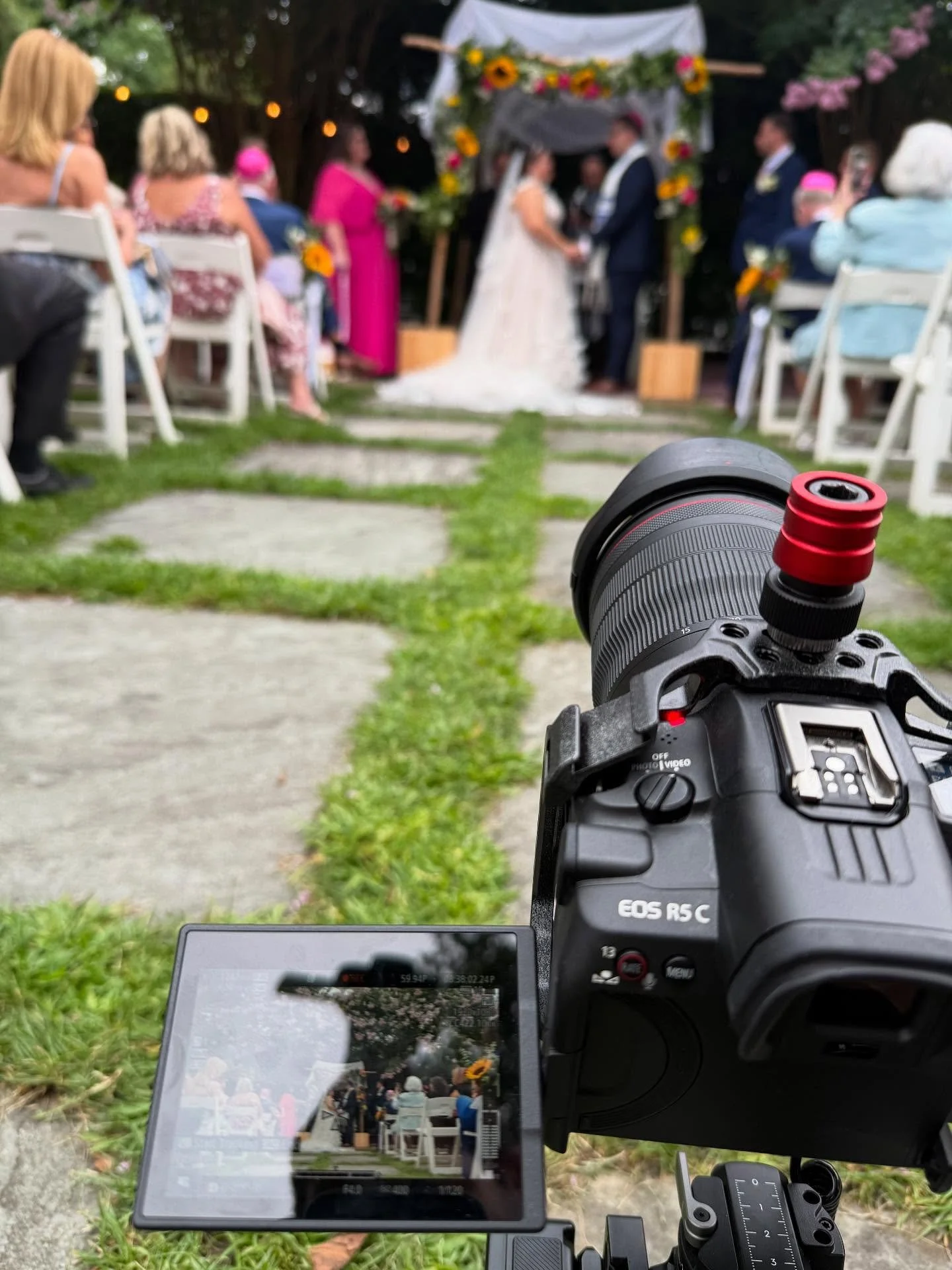 Yesterday’s wedding felt like a reunion of old friends. Cindy and Rob put together a team of fun people!
Sending all of the love and thanks to Natalie and John from Park Ave Studios for being my teammates for the day. We got to see our friends
