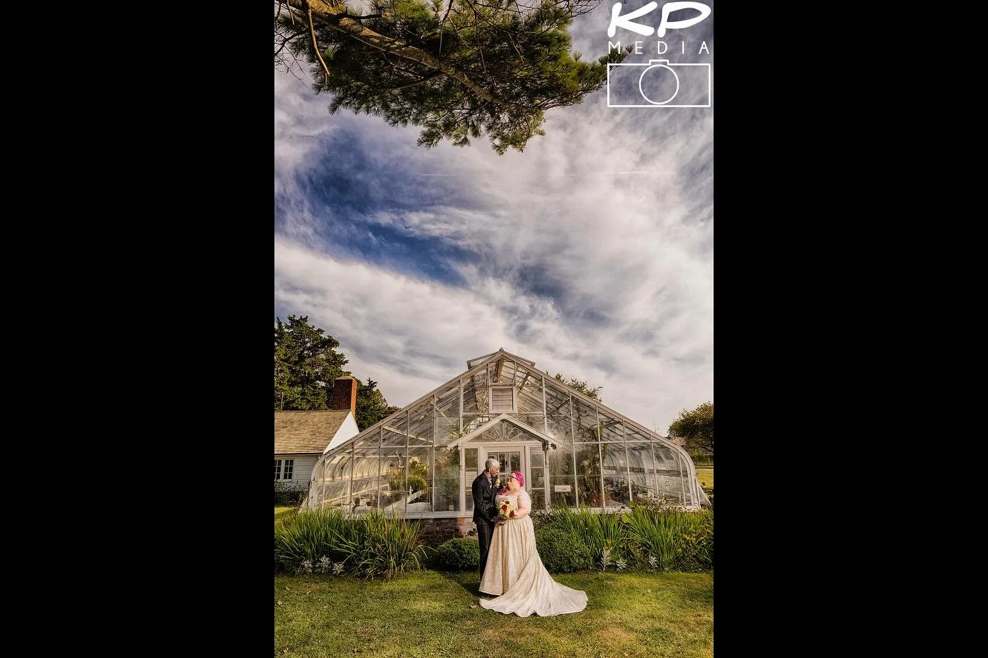 A few previews from Lisa and Charlie’s wedding!
#weddings #brideandgroom #engagementshoot #weddingphotography #weddinginspiration #weddingphotoinspiration #weddingphotographer #weddingplanner #photography #weddingparty #boli #thebridesoflongis
