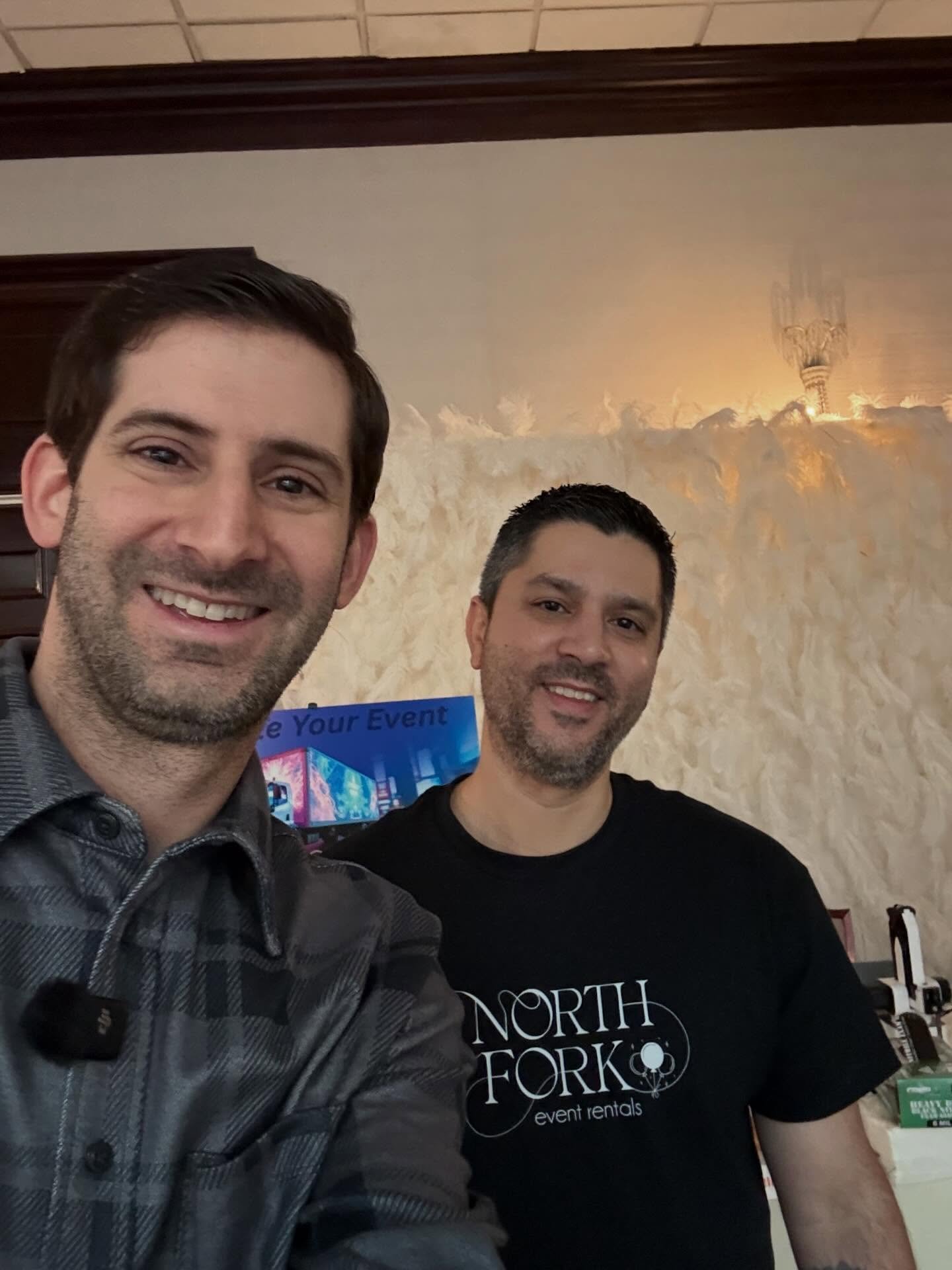 Just a quick shout out to two friends who I ran into at last week&rsquo;s wedding expo at the East Wind:

Photo 1: I captured Dennis&rsquo; wedding 12 years ago (alongside our awesome friends at @yearandadayphoto) and now he&rsquo;s breaking into the