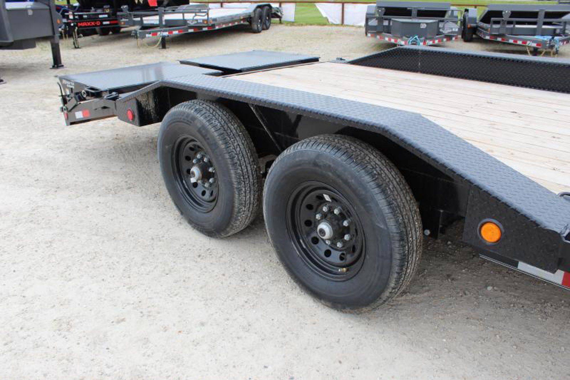 2022_PJ_Trailers_102_x_22_6_Channel_Super-Wide_B6_Car__Racing_Trailer_UjMBQe.jpg
