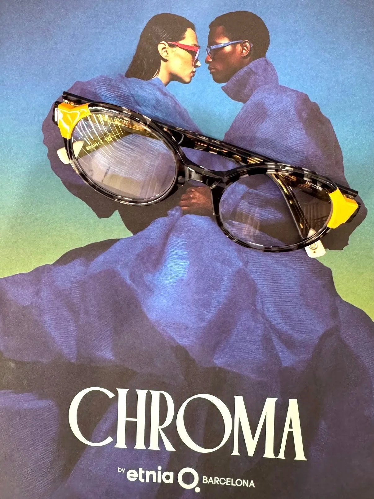 Egy ilyen bor&uacute;s napon musz&aacute;j valami sz&iacute;neset mutatni!

Ehhez az Etnia Barcelona keretbe r&aacute;ad&aacute;sul a Zeiss leg&uacute;jabb lencs&eacute;je ker&uuml;lt, csak hogy m&eacute;g aranyl&oacute;bb legyen.

#k&eacute;neegykis