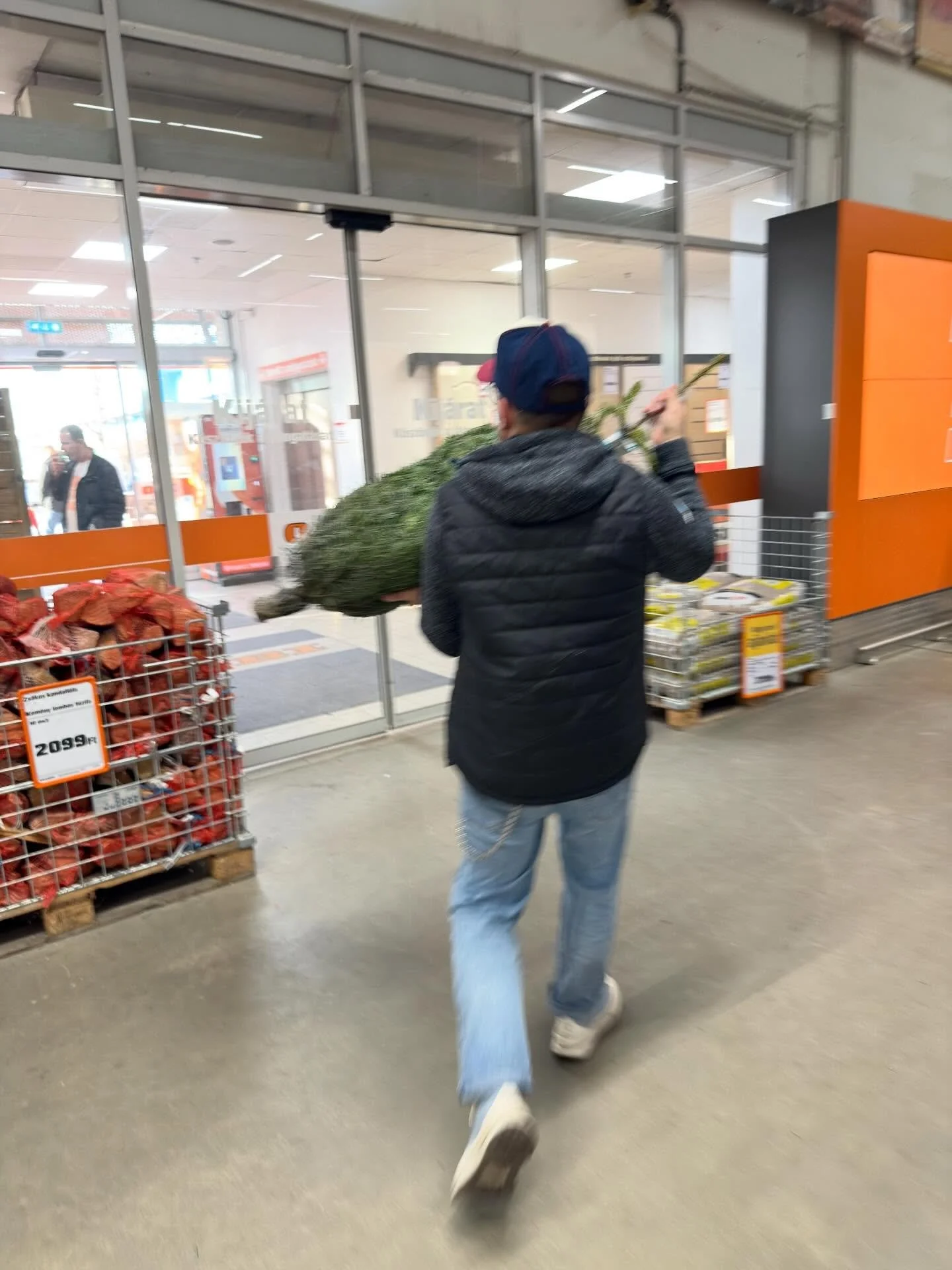 Visszasz&aacute;ml&aacute;l&aacute;s indul!
Dec. 19-ig nyitva, m&eacute;g 2 h&eacute;tig v&aacute;runk titeket alaposan felt&ouml;lt&ouml;tt k&eacute;szletekkel, azt&aacute;n SZABI!🥳

#lassanszabin #f&uuml;ggetlenoptika #egyenlől&aacute;t&aacute;sm&