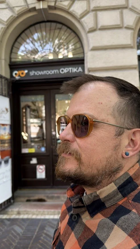 Brett Eyewear DRG on face Budapest Showroom Optika
